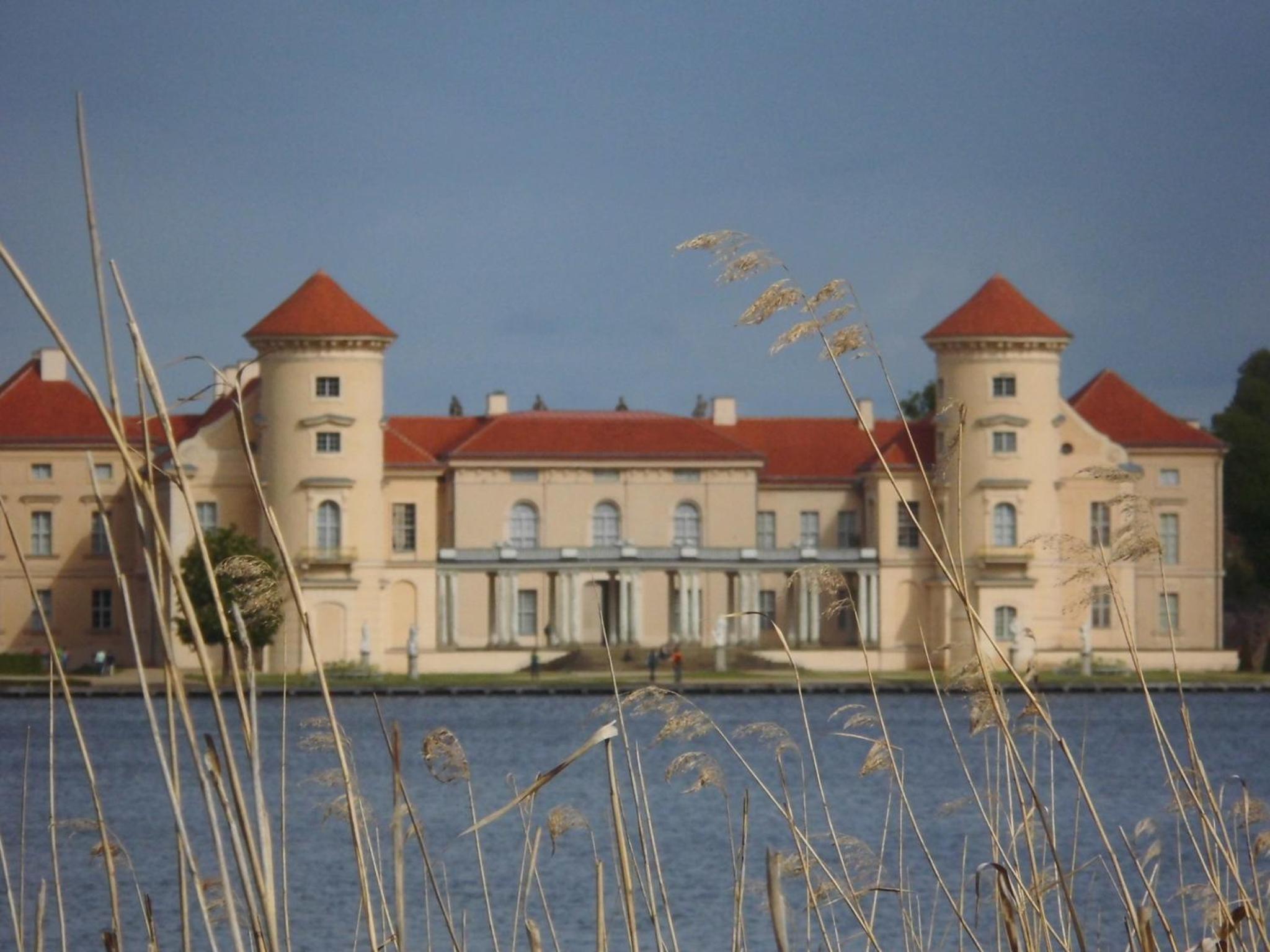 SchlossparkFerienwohnungen Rheinsberg mit Garten