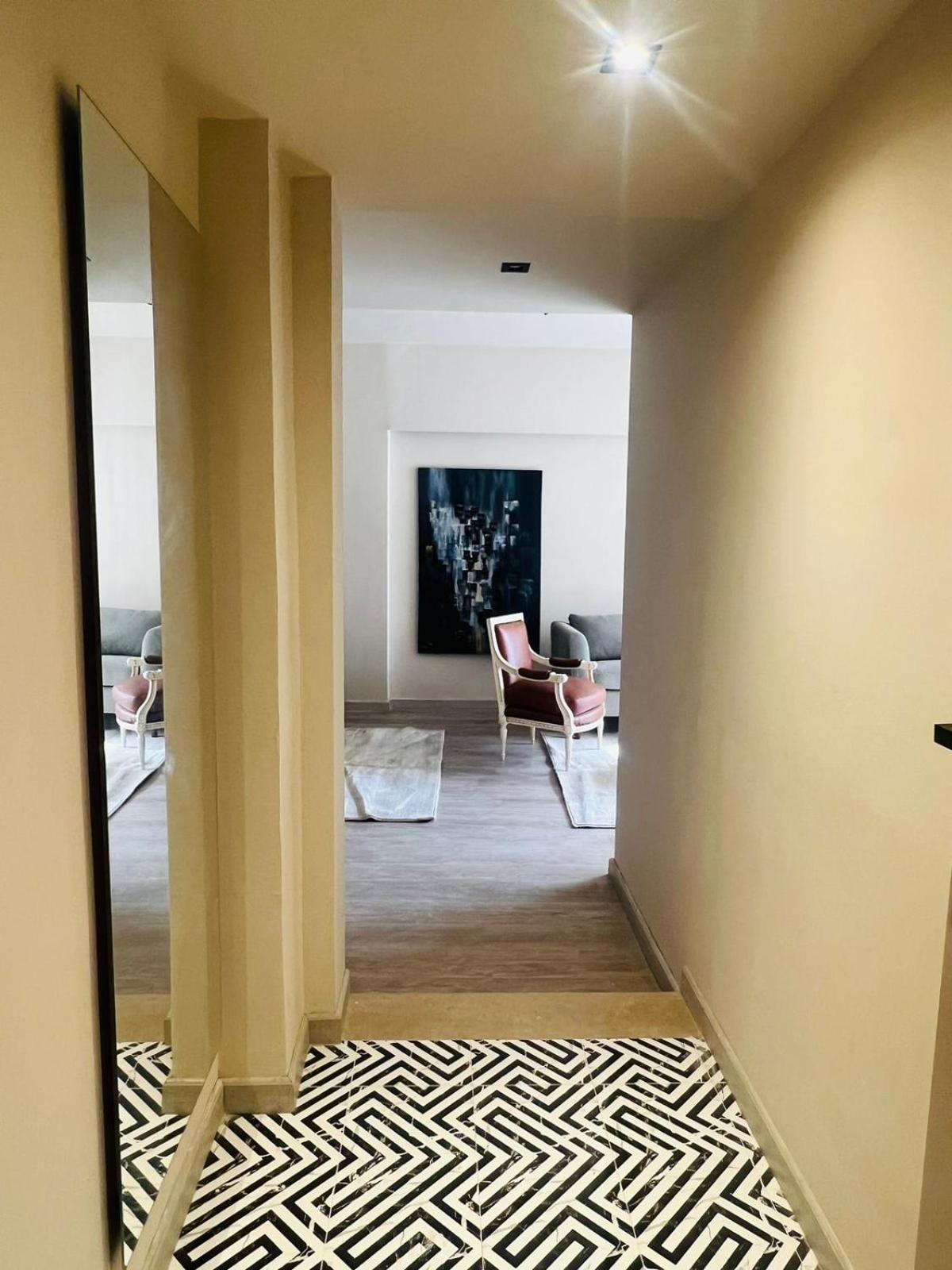 Unique apartment 2 bed room 7