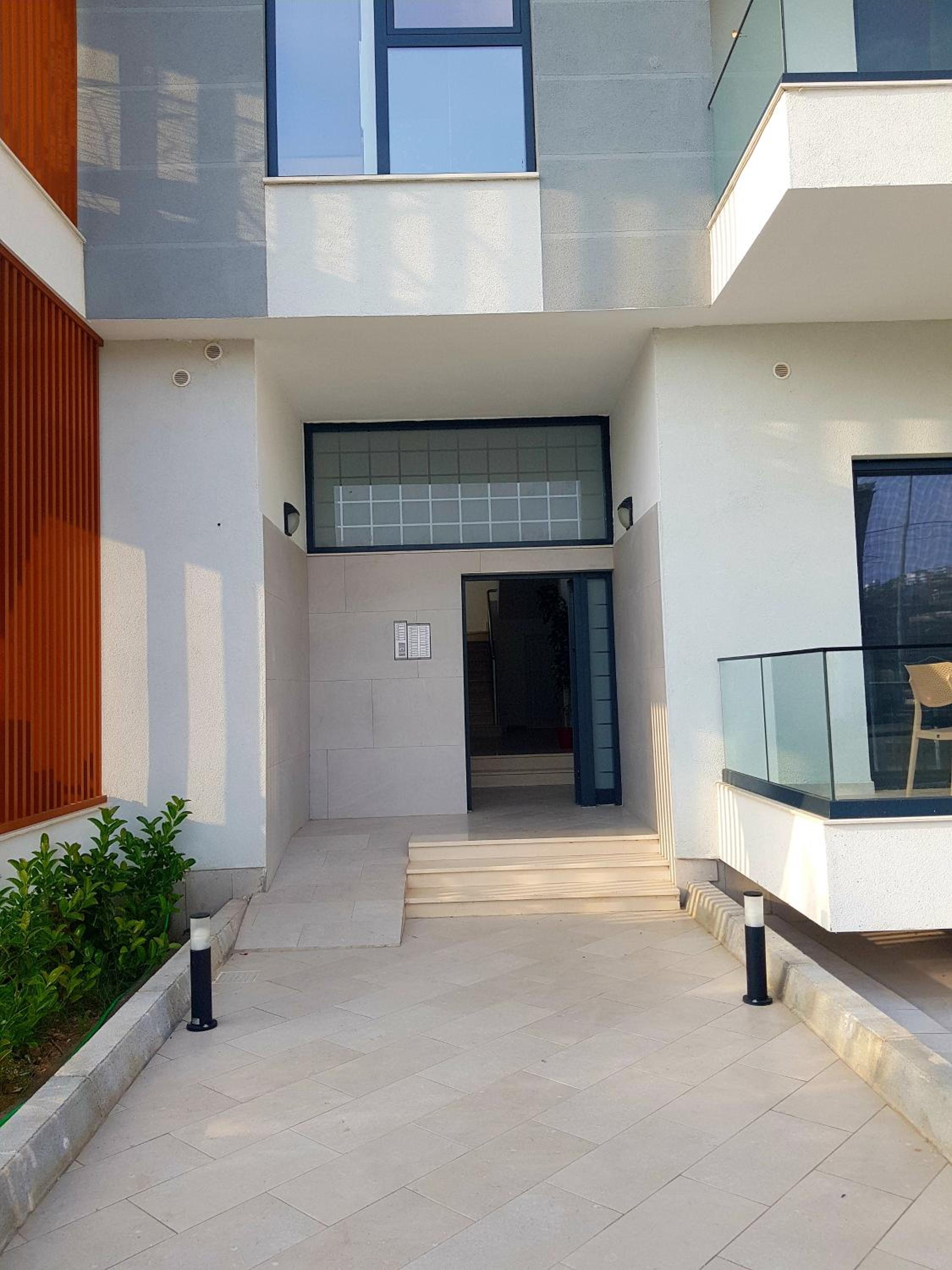 Bindi Apartment