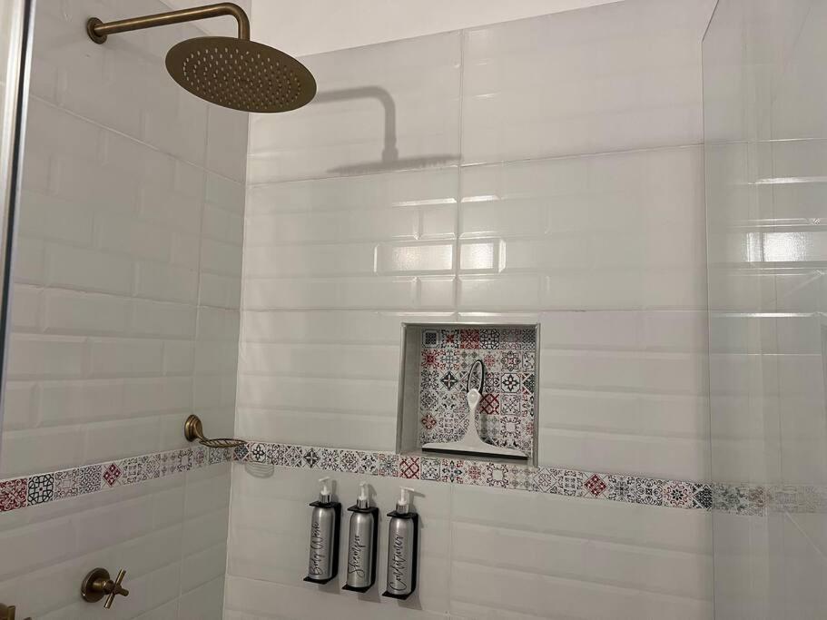 Nueva en San Antonio Cali, La casa de Toña
