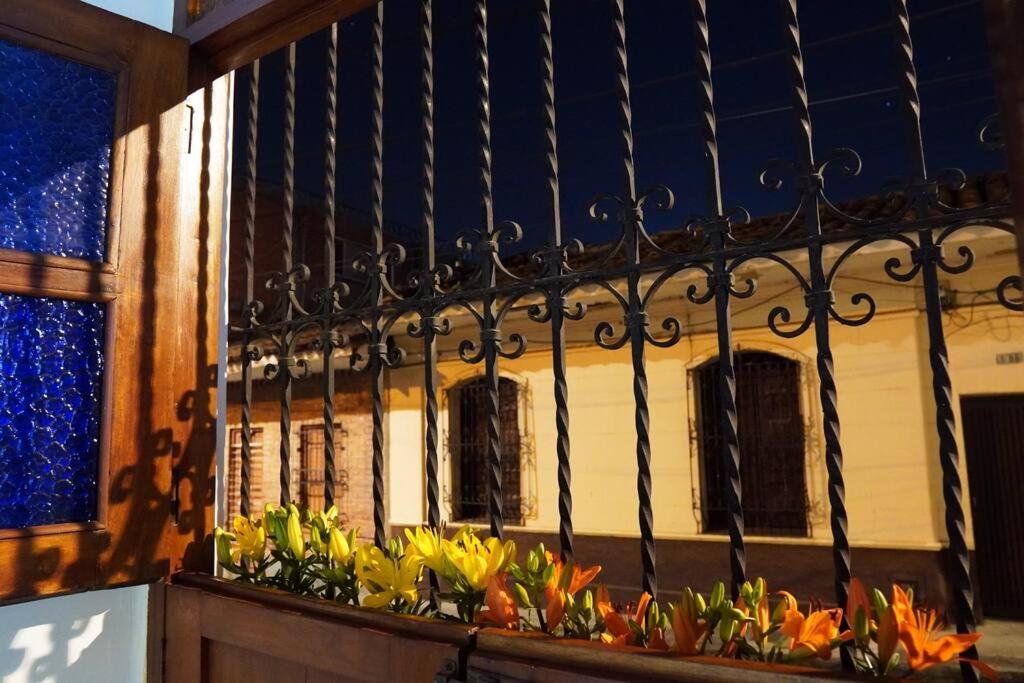 Nueva en San Antonio Cali, La casa de Toña