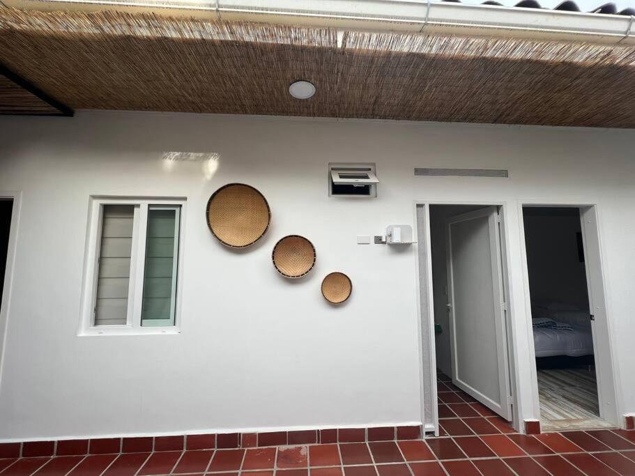 Nueva en San Antonio Cali, La casa de Toña
