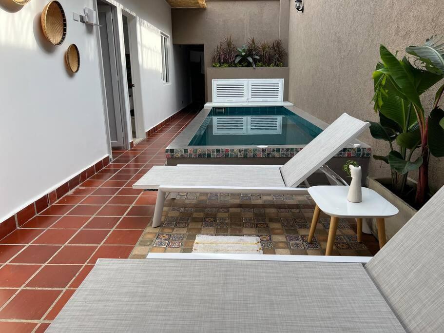 Nueva en San Antonio Cali, La casa de Toña