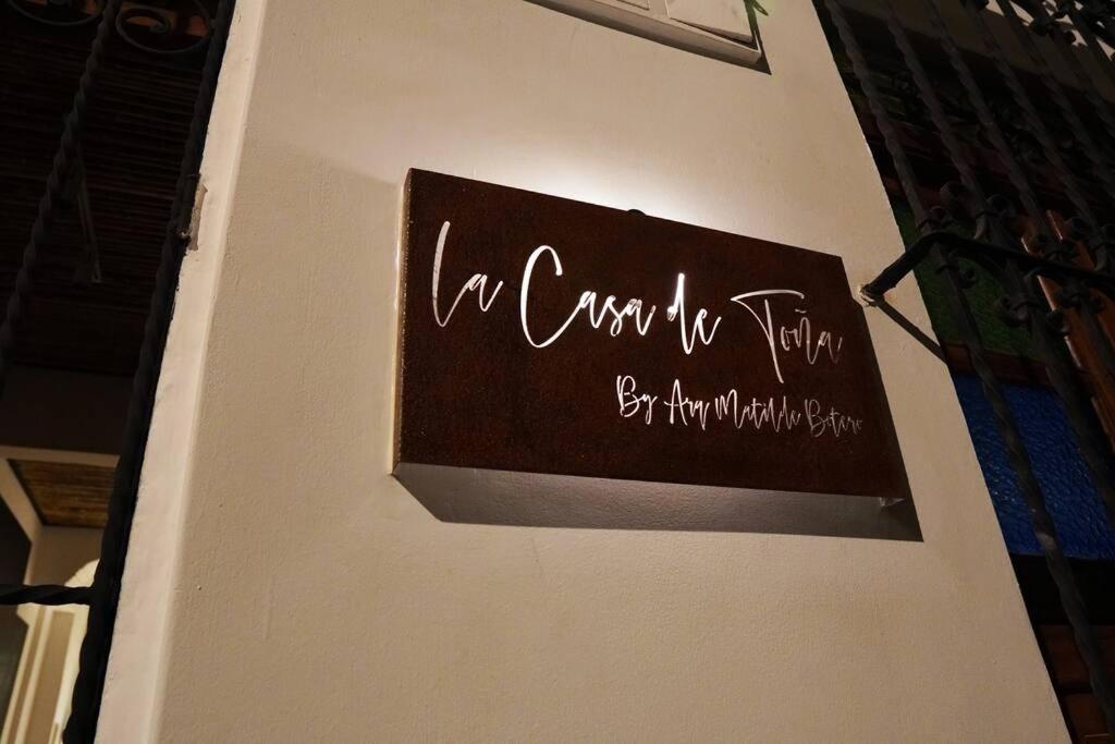 Nueva en San Antonio Cali, La casa de Toña