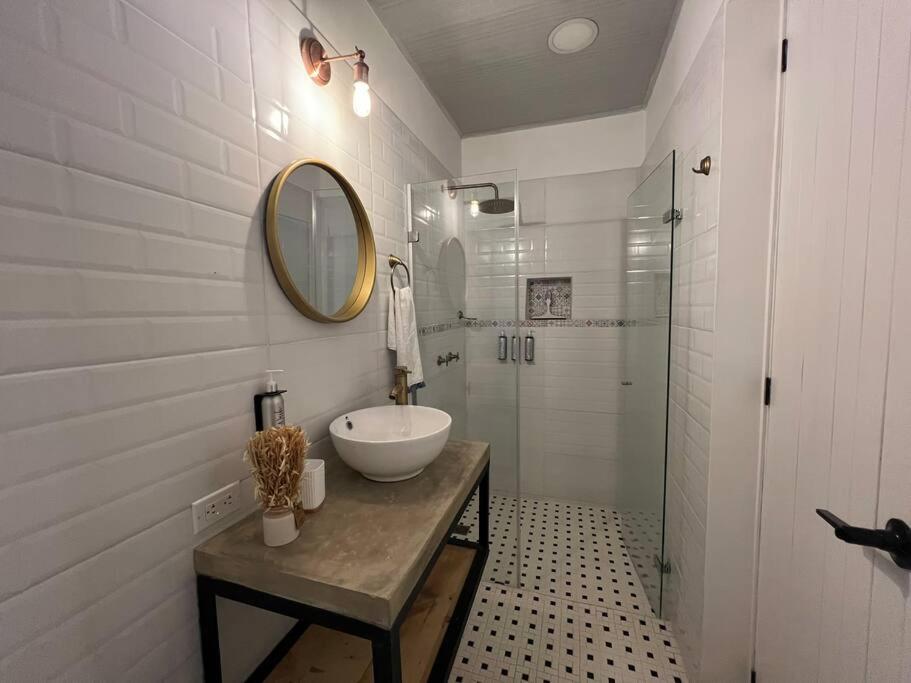 Nueva en San Antonio Cali, La casa de Toña