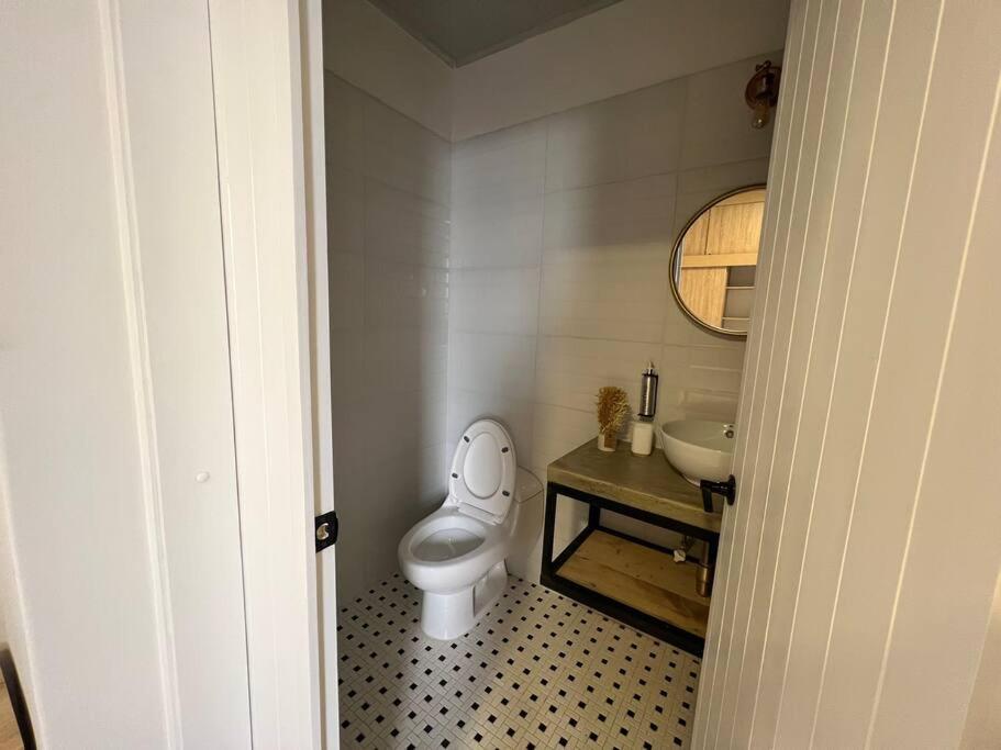 Nueva en San Antonio Cali, La casa de Toña