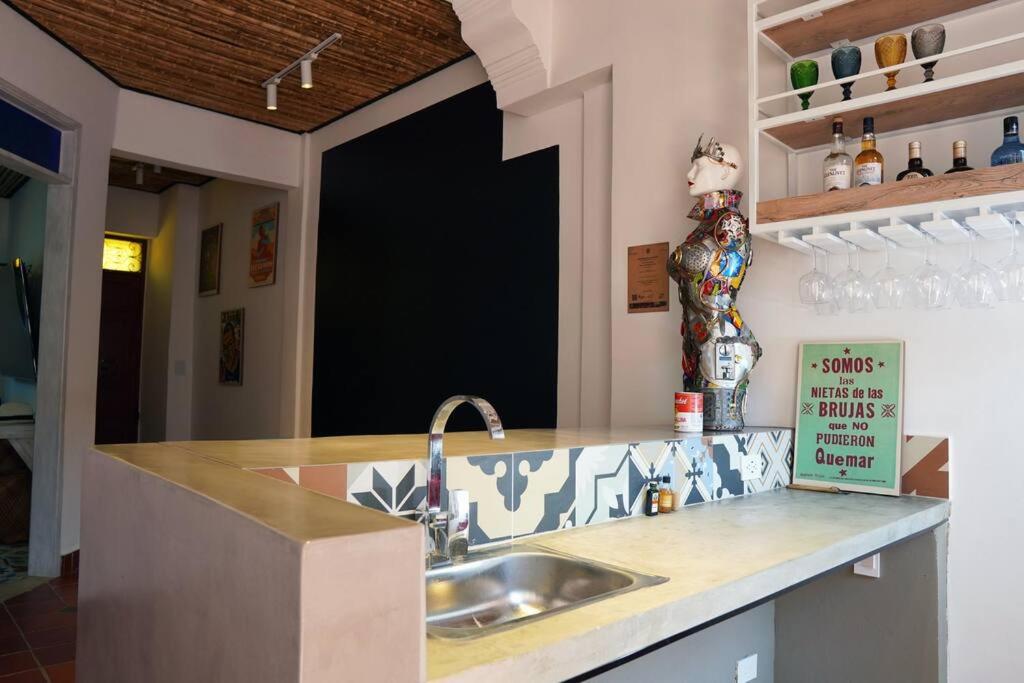 Nueva en San Antonio Cali, La casa de Toña