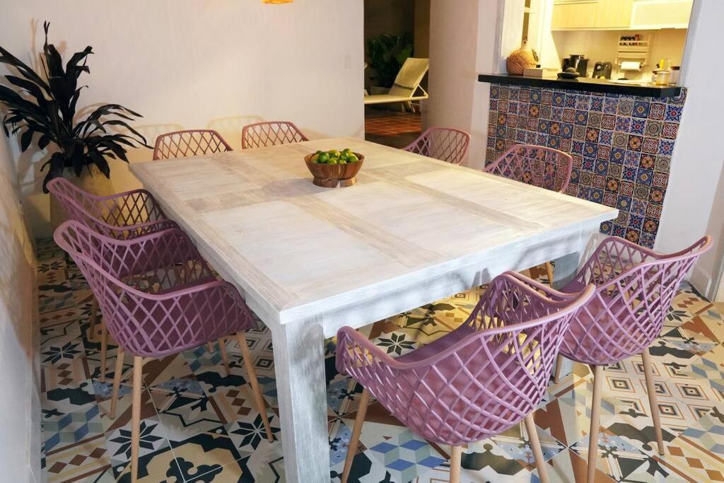 Nueva en San Antonio Cali, La casa de Toña