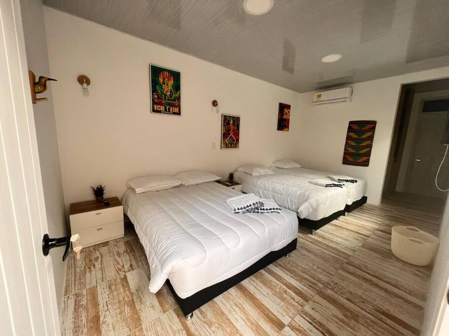 Nueva en San Antonio Cali, La casa de Toña