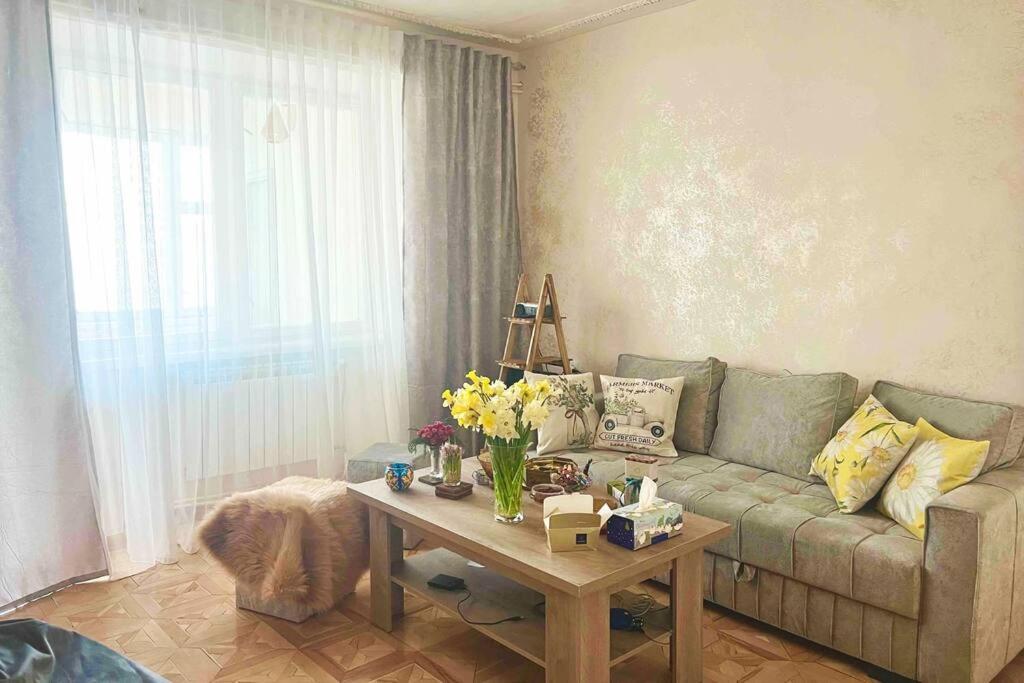 Saryan Apartment with a Balcony