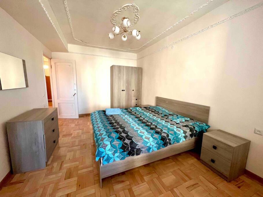 Saryan Apartment with a Balcony
