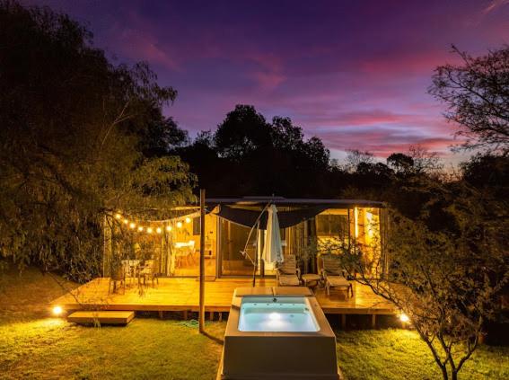 Cabañas con jacuzzi privado y vistas al cerro Champaquí
