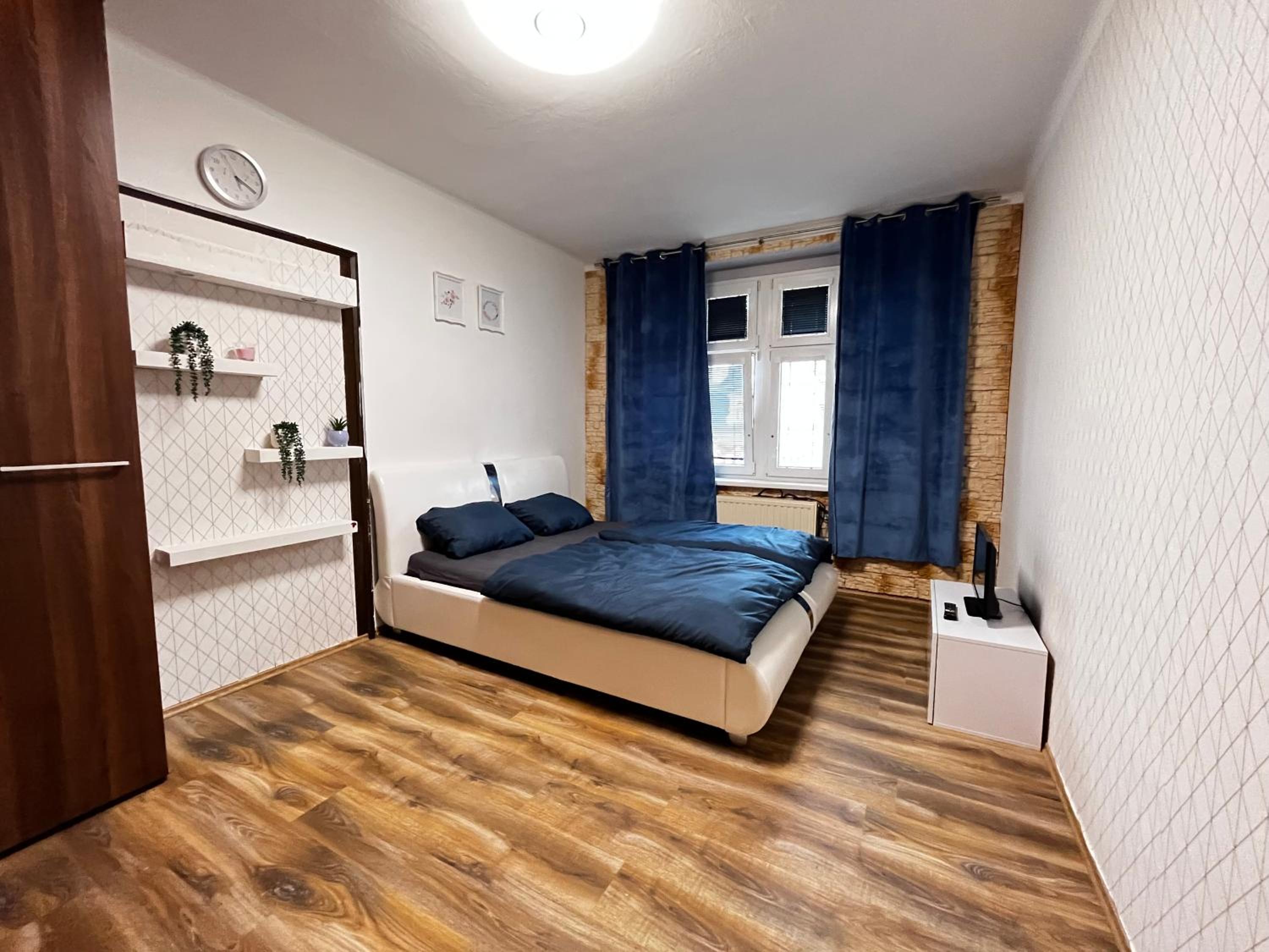 FiftyFifty Apartment