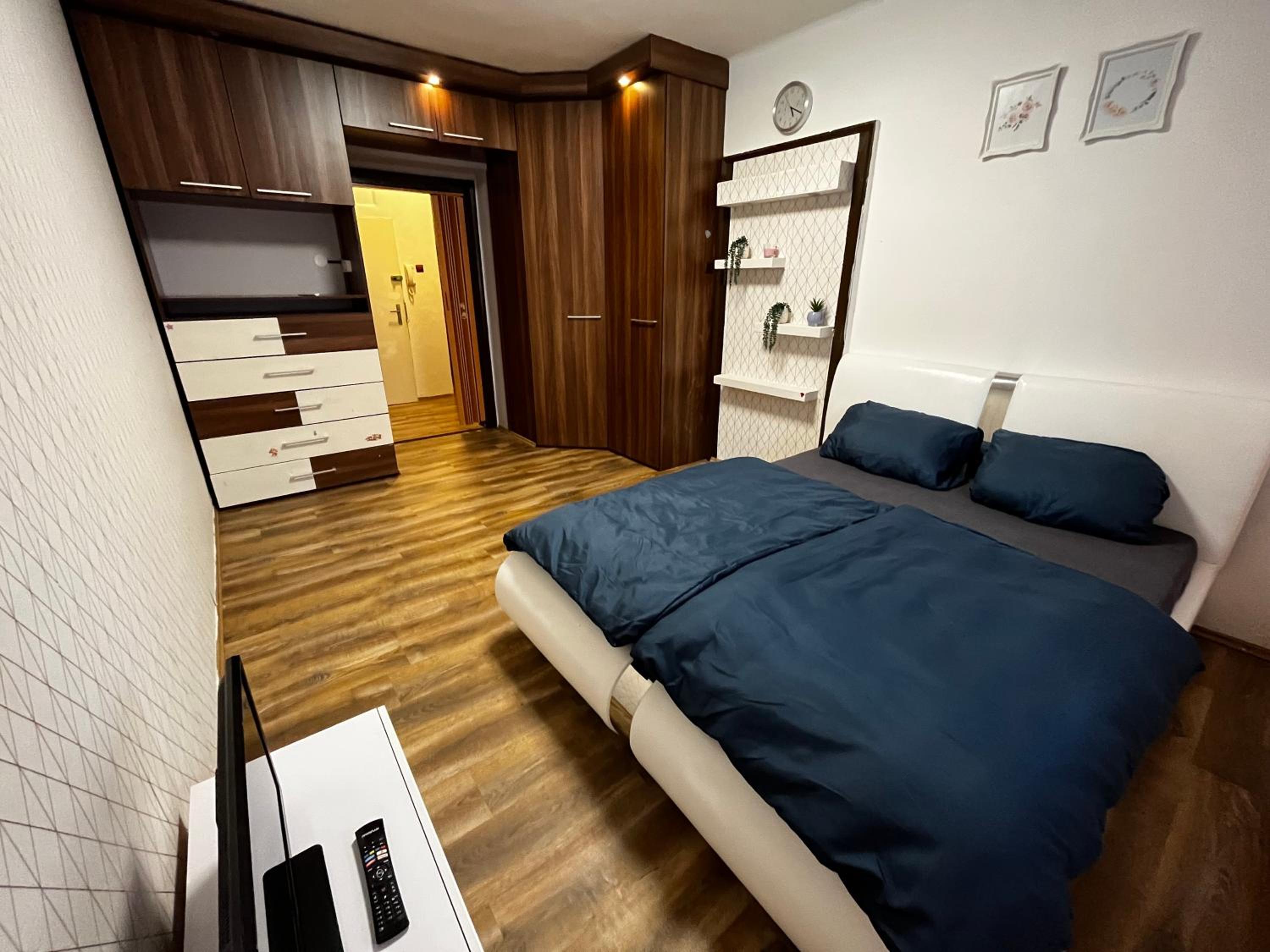 FiftyFifty Apartment