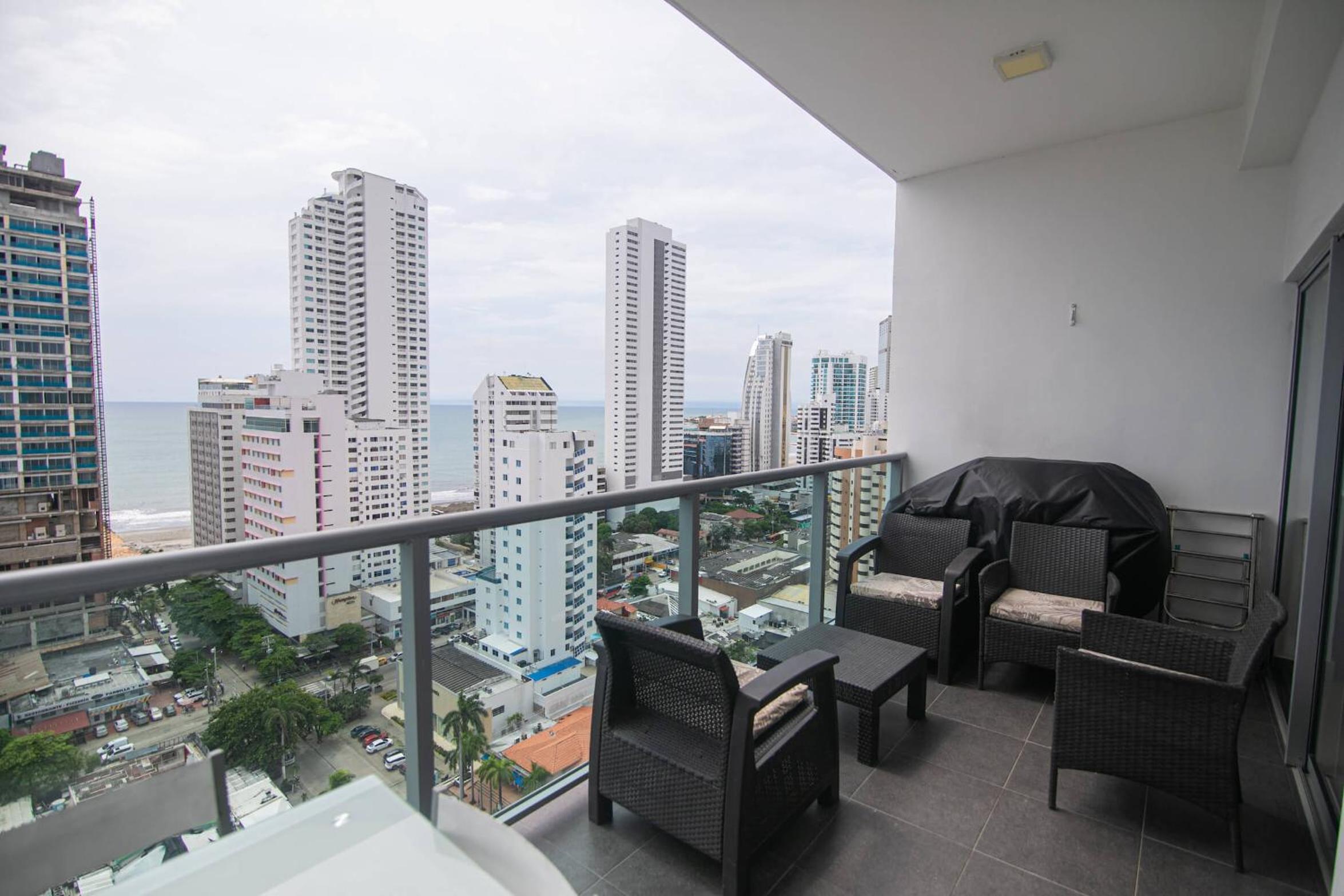 Great apartment in Bocagrande with sunset & beach view