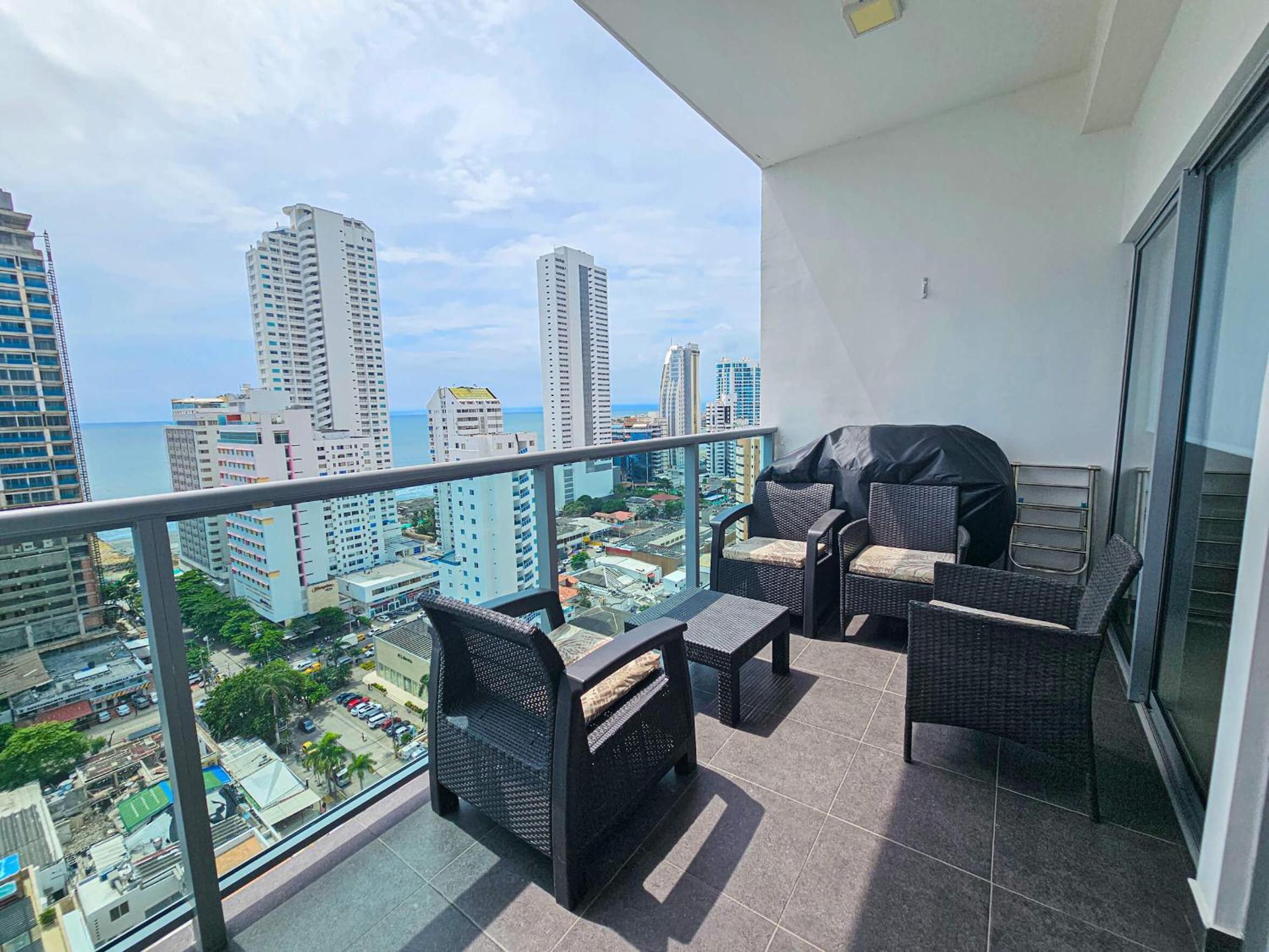 Great apartment in Bocagrande with sunset & beach view