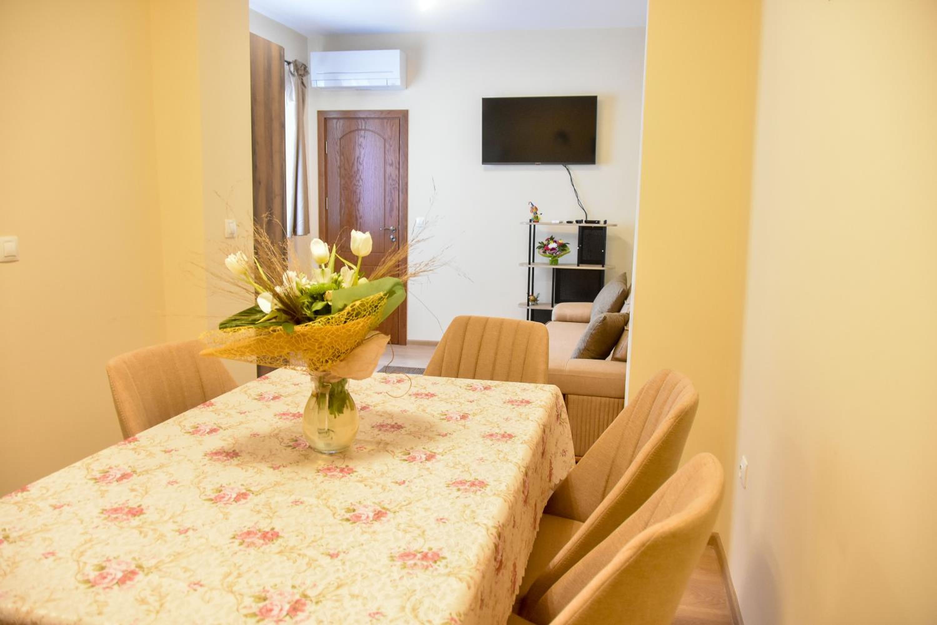 Trimaya apartment - comfort in the top city center