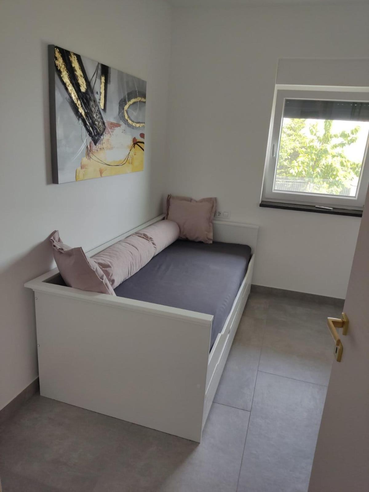 Lunisa VS1 Apartment view 5