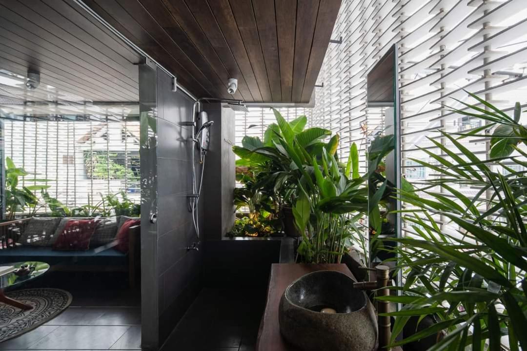 Hoa house
