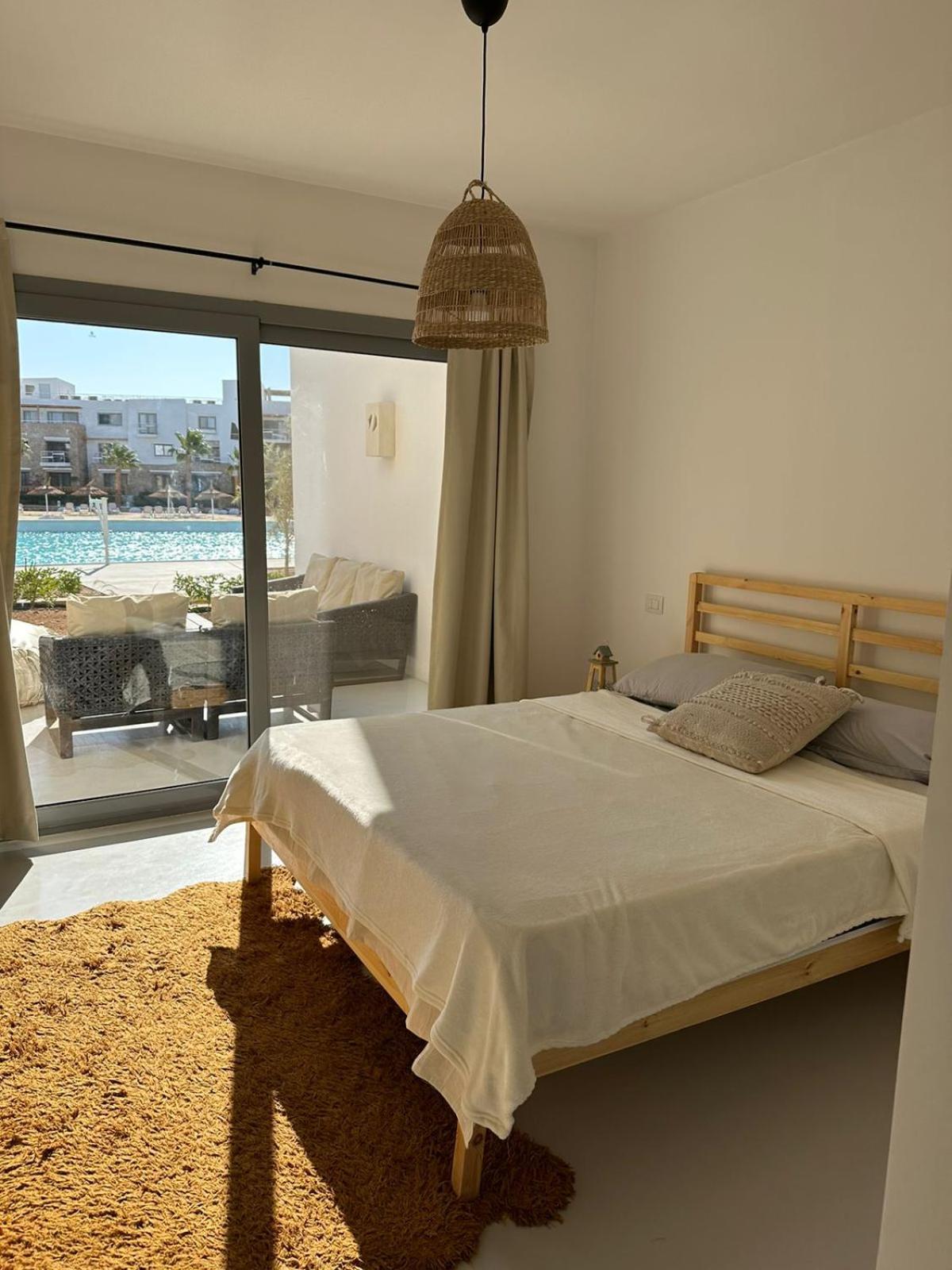 Swanlake Gouna, 3 BDR ground floor apartment, directly on crystal lagoon. view 4