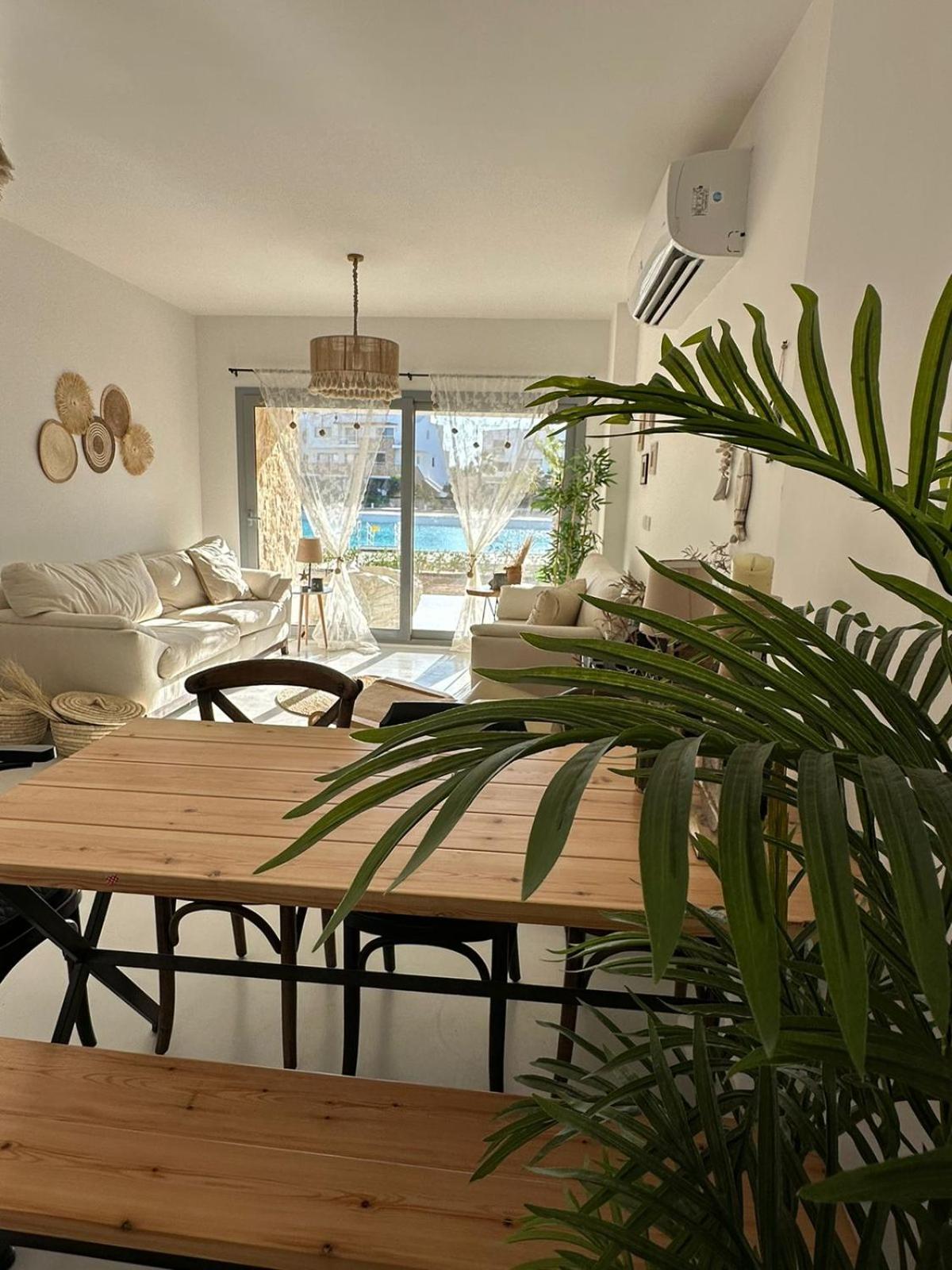 Swanlake Gouna, 3 BDR ground floor apartment, directly on crystal lagoon. view 5