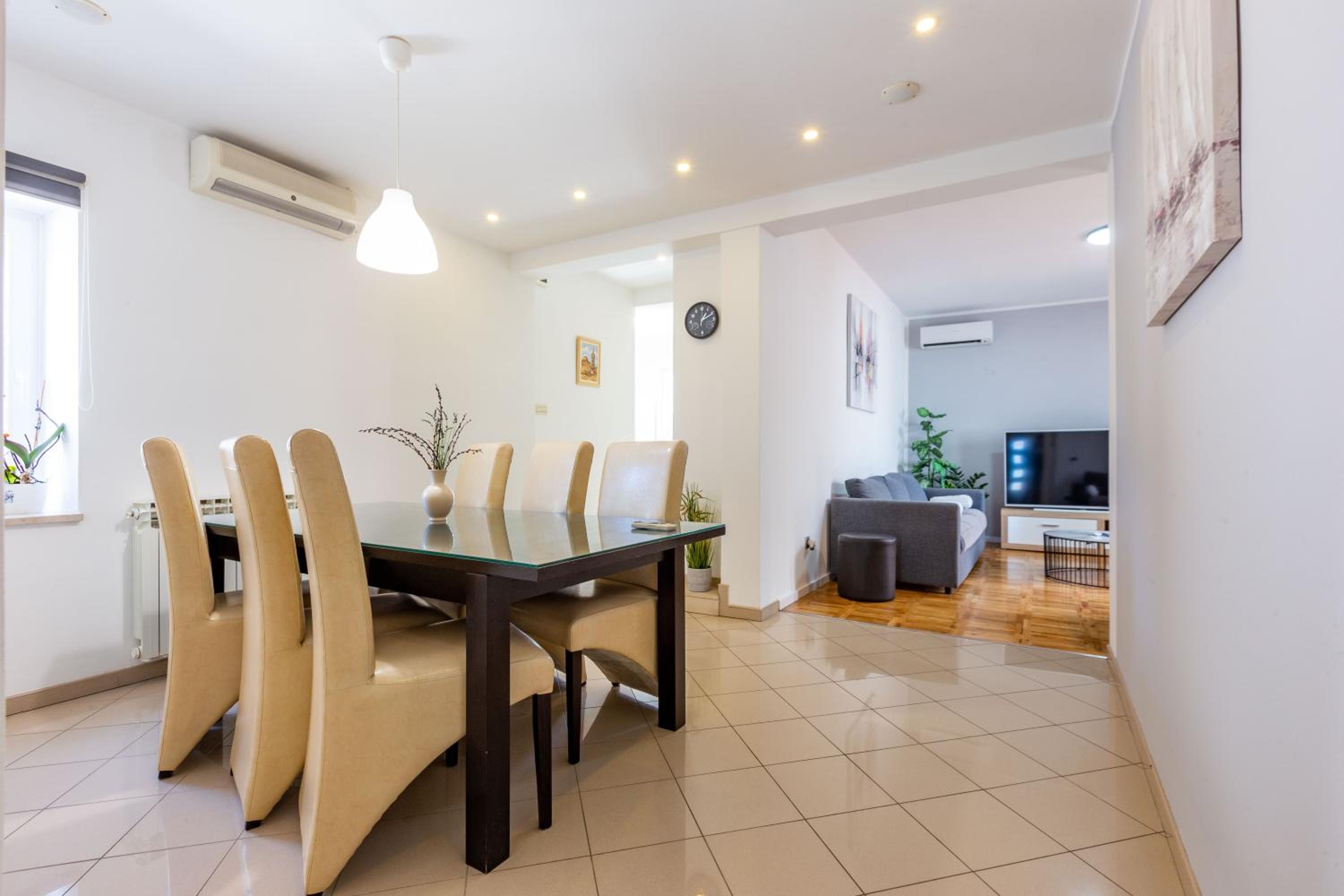 Kristina holiday home with private swimmingpool view 5