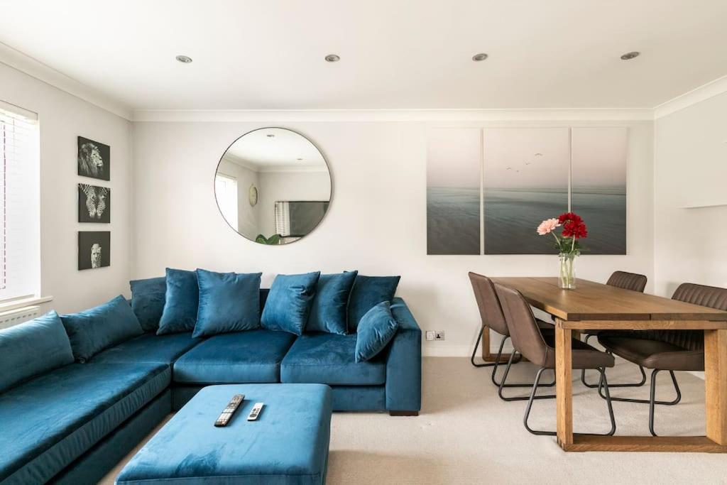 Spacious light flat in fantastic location! view 4