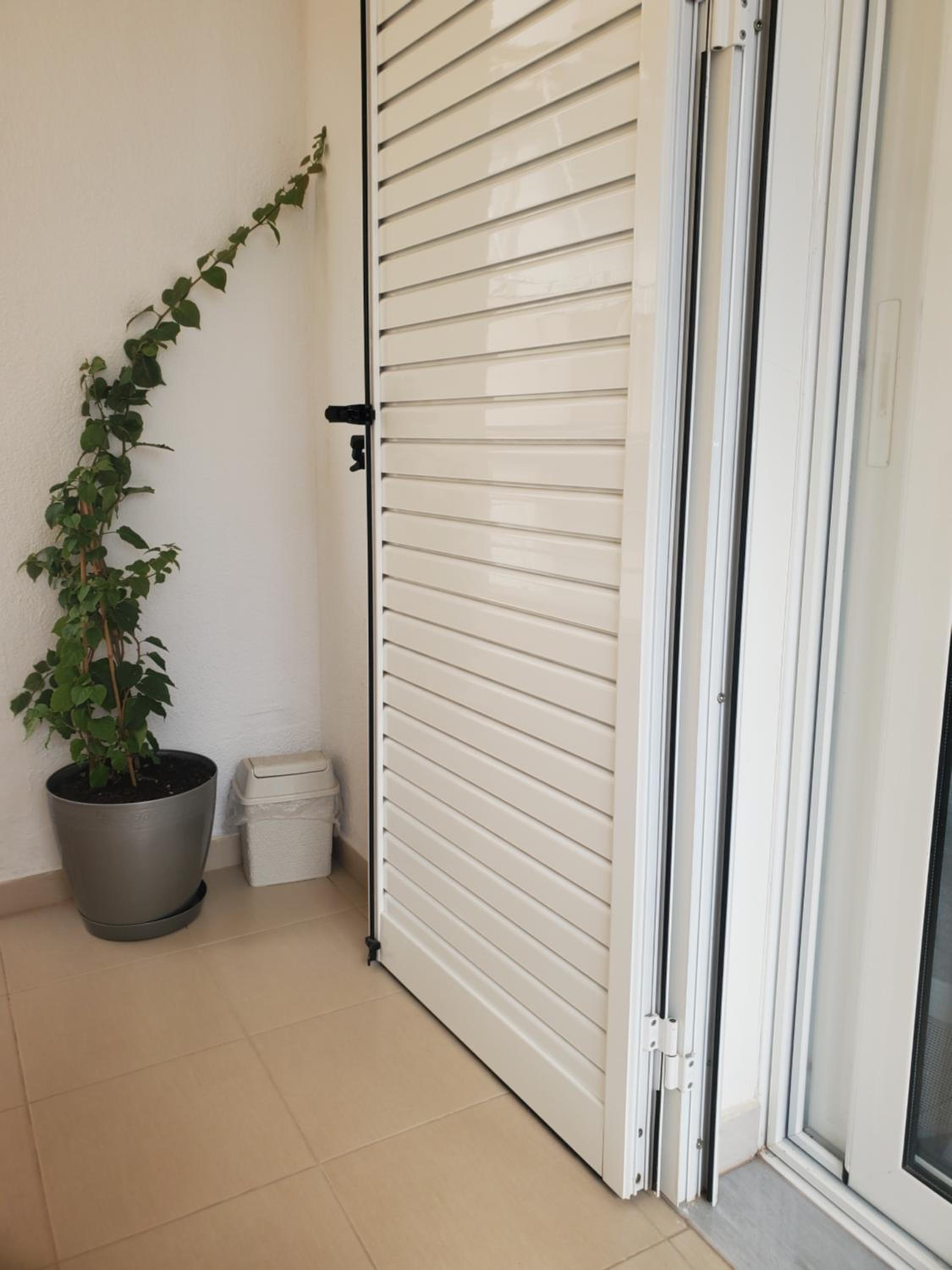 Andra Apartment