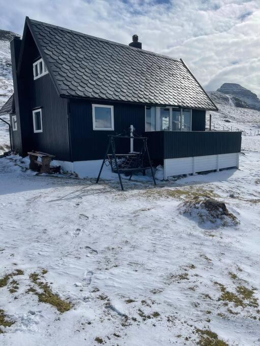 Unique and isolated cottage with stunning views