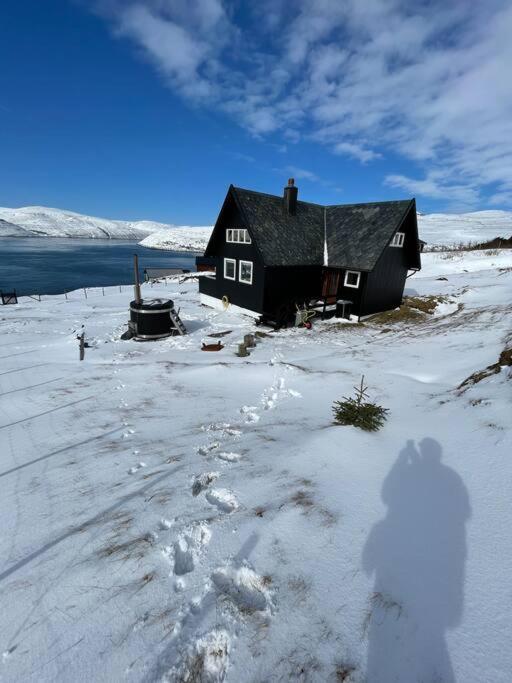 Unique and isolated cottage with stunning views