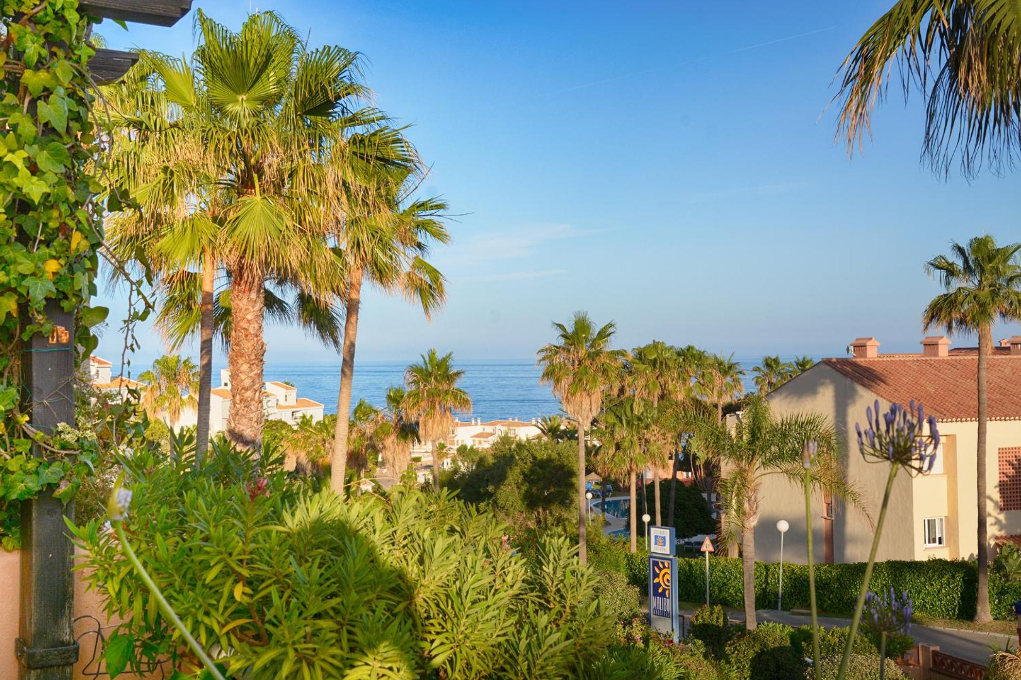 Hotel Malibu Mansions Sea View Siute Jacuzzi Malaga Mijas Fuengirola Spain - Image 1