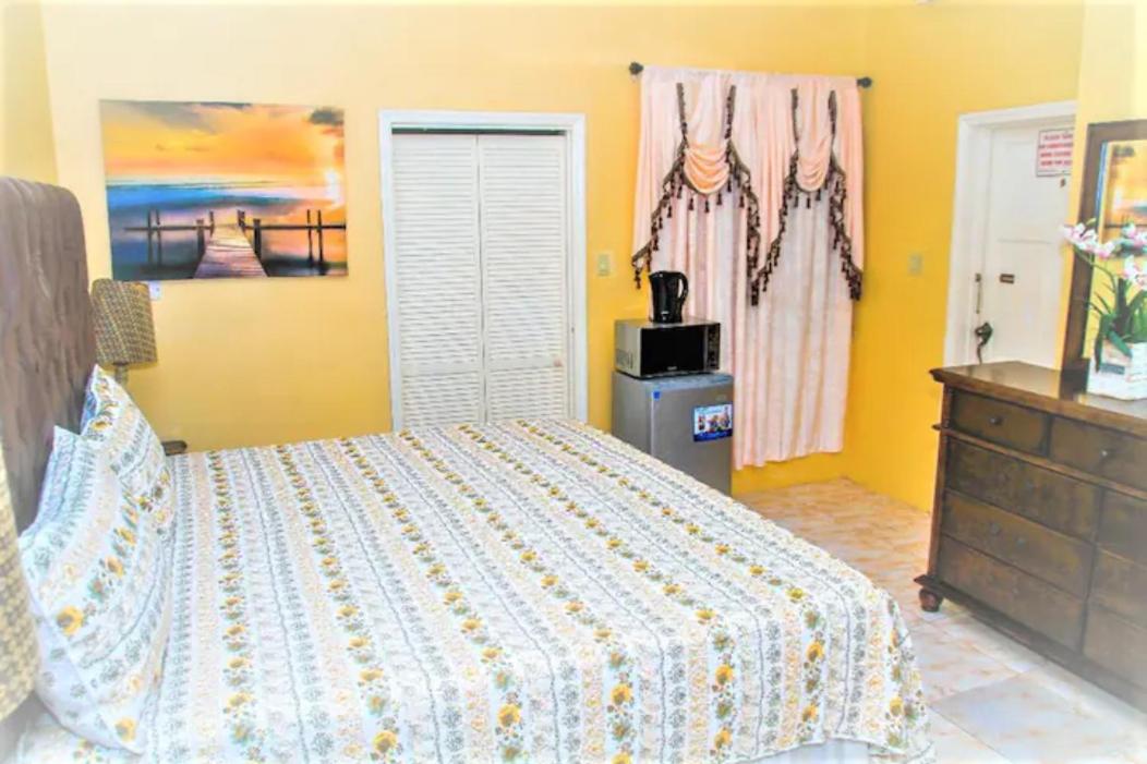 Dela de-Rose Guest House Negril Jamaica