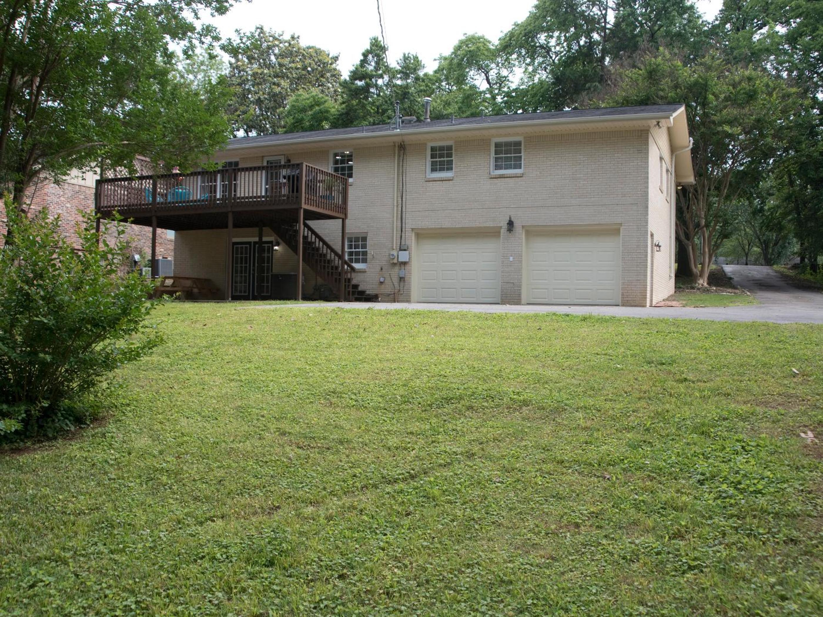 Hotel *The Governor's Mansion* Close to Downtown - Image 1