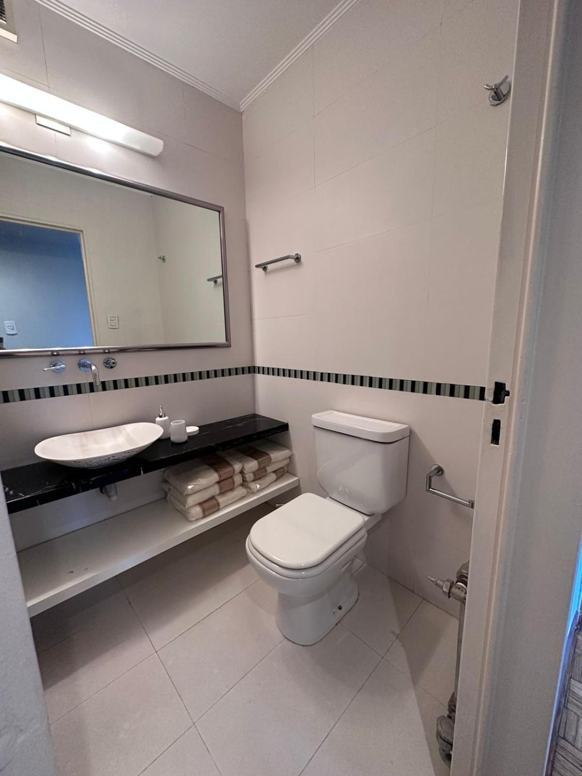 Stylish 3 BR Family Apt in Palermo