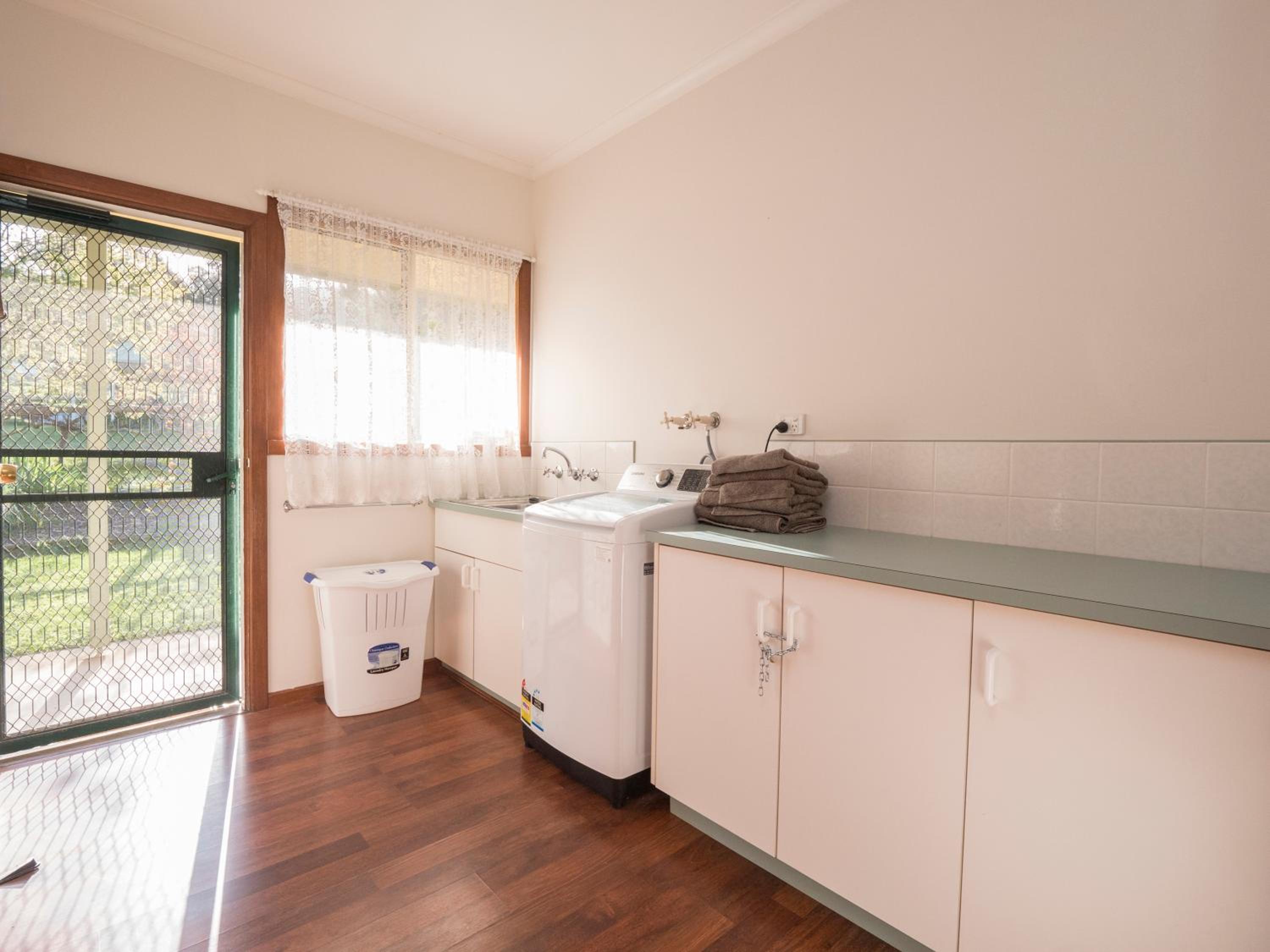 Hillview & Stringybark, Halls on Falls Homestead