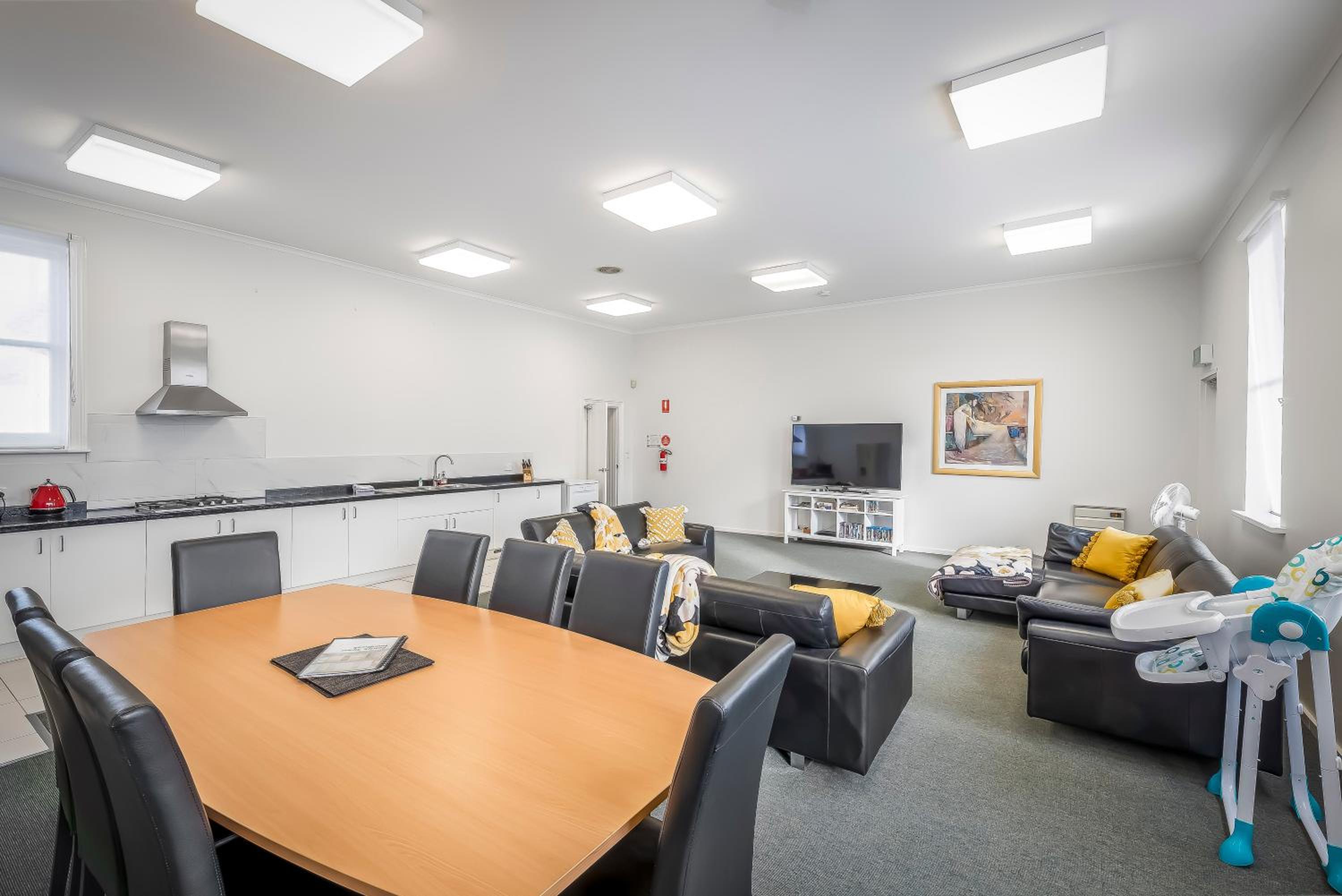 4 Bedroom House - Hobart CBD - Free Parking - Free WIFI