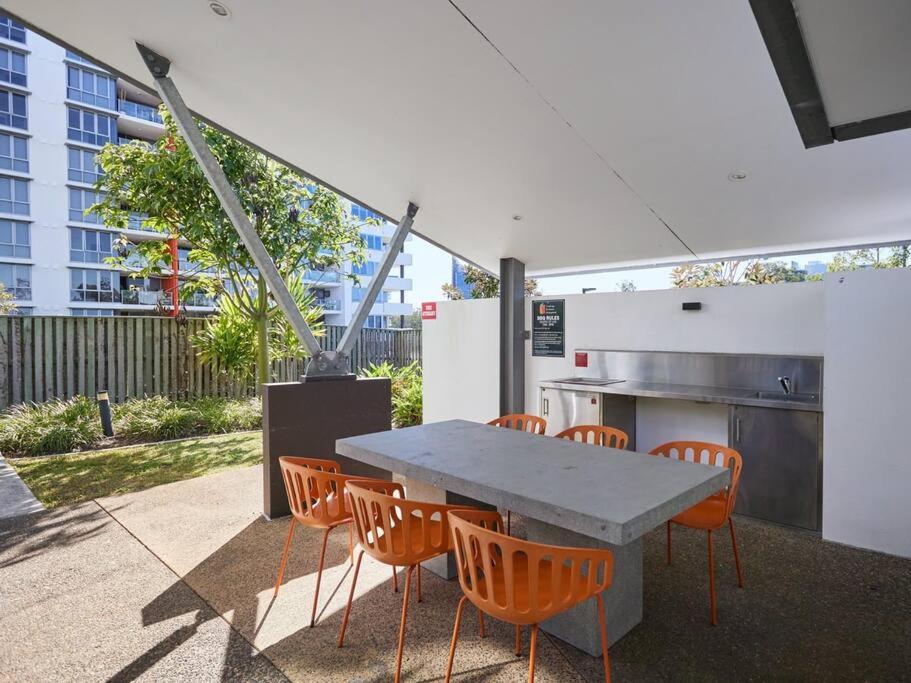 Two bedroom Apartment in Robina Center