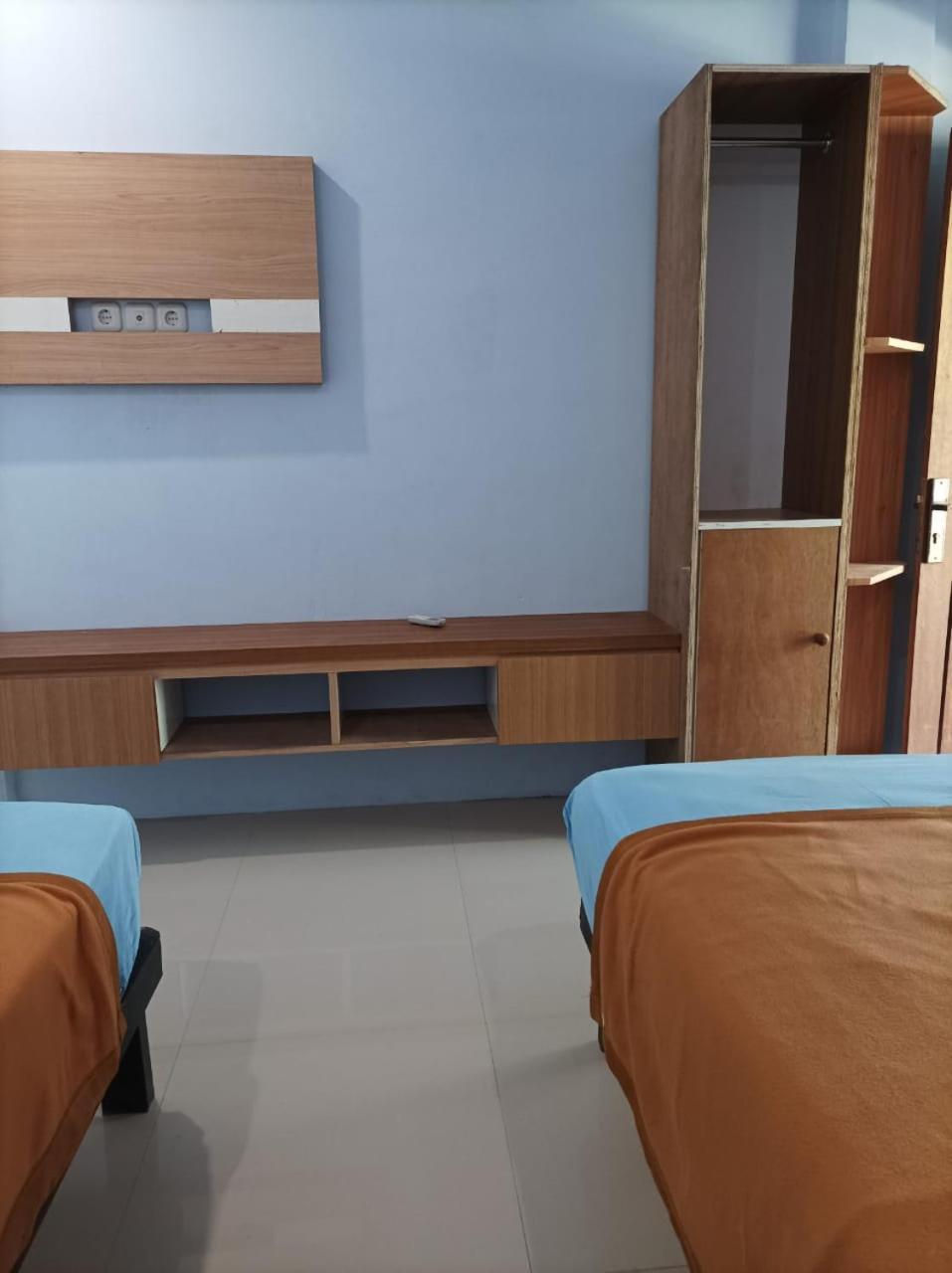Merendeng Hostel Kuta