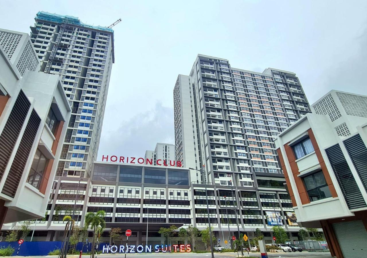 Horizon Suites near KLIA Free Wi-Fi Netflix (green) photo 4