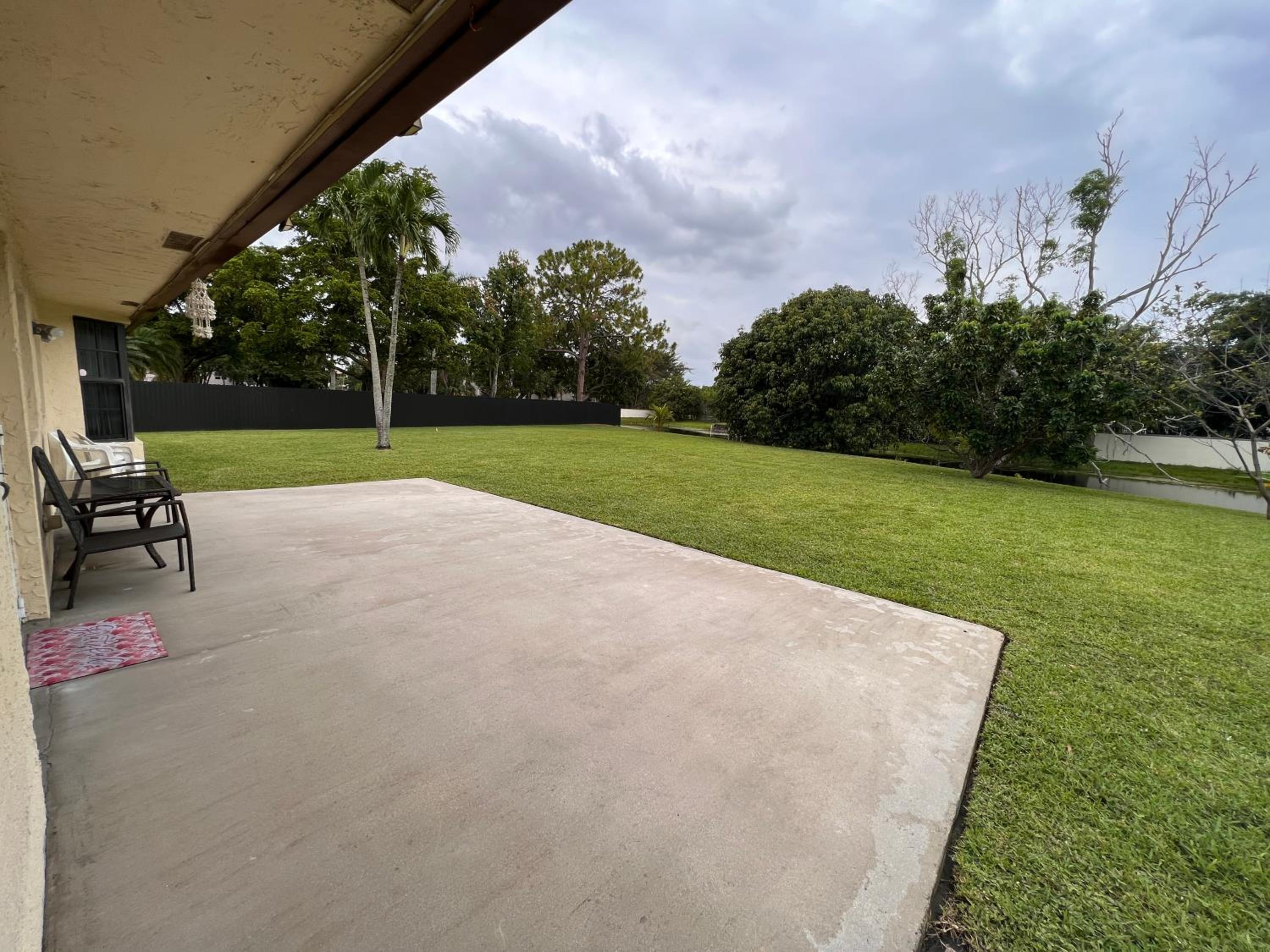 Entire Single Family home 3 bed 2 bath in water front big cozy back yard view view 5