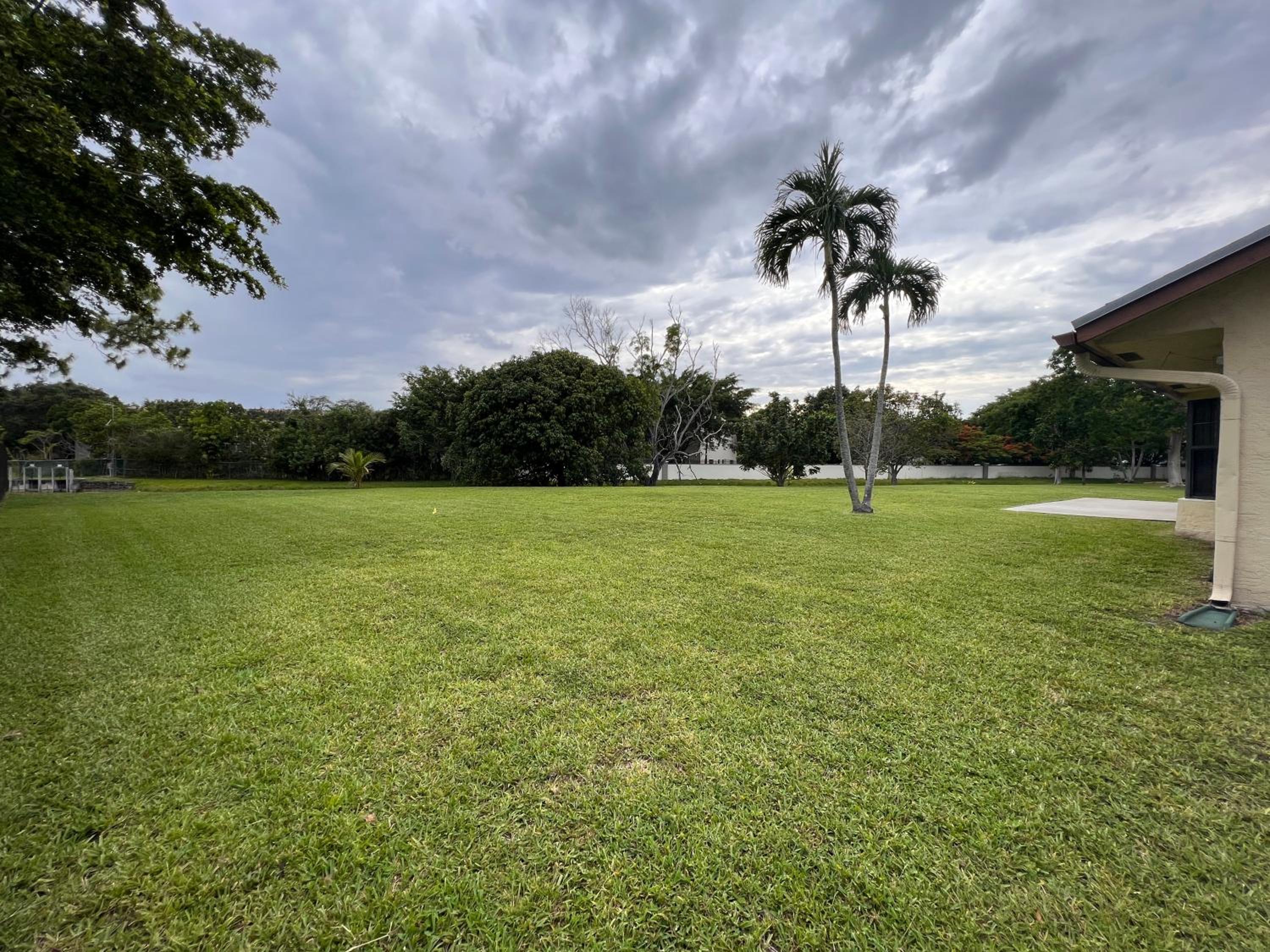 Entire Single Family home 3 bed 2 bath in water front big cozy back yard view view 4