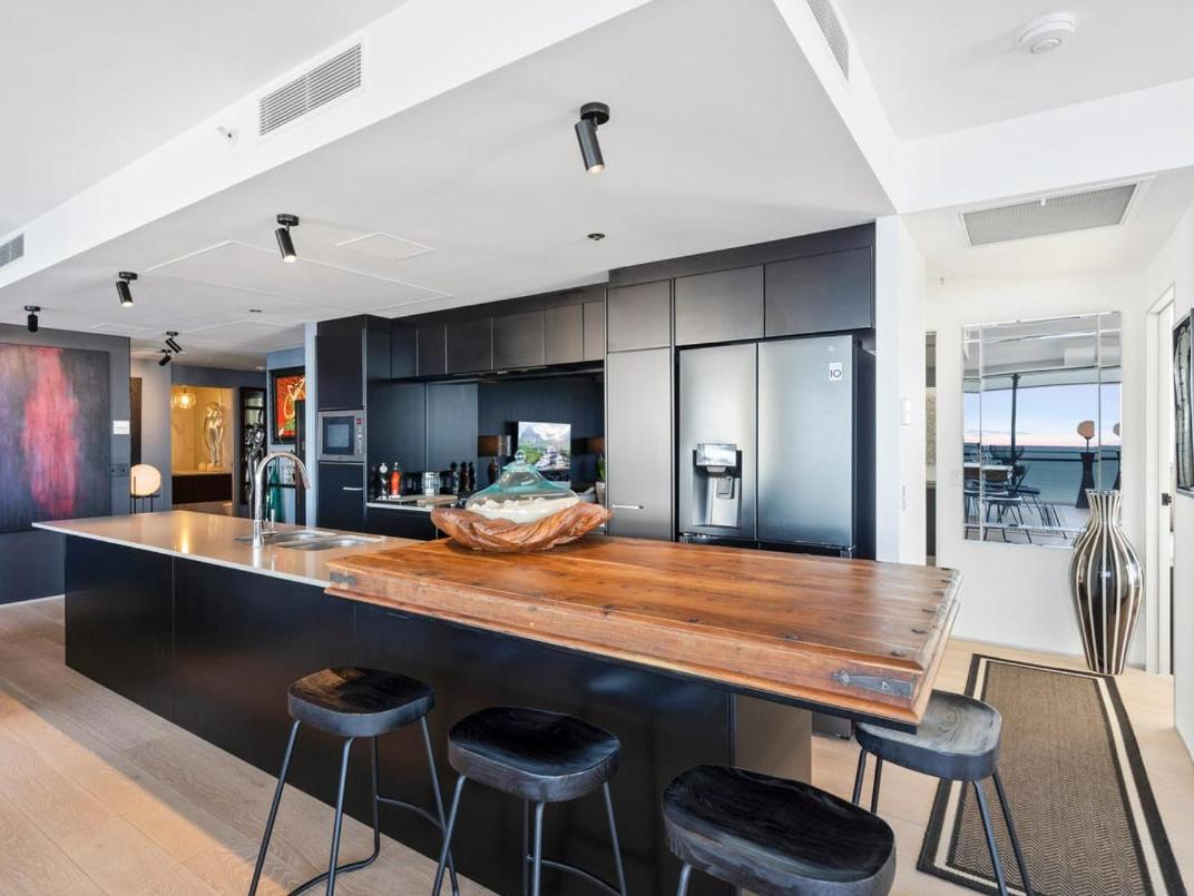 Circle on Cavill - Hosted by Coastal Letting Co.