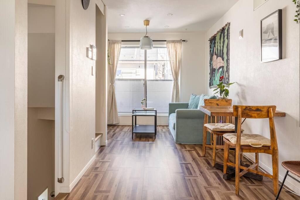 Private house in quiet neighborhood easy access to shinjuku