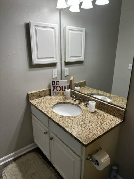 Extravagant 2 BR/2 BA Apartment view 2