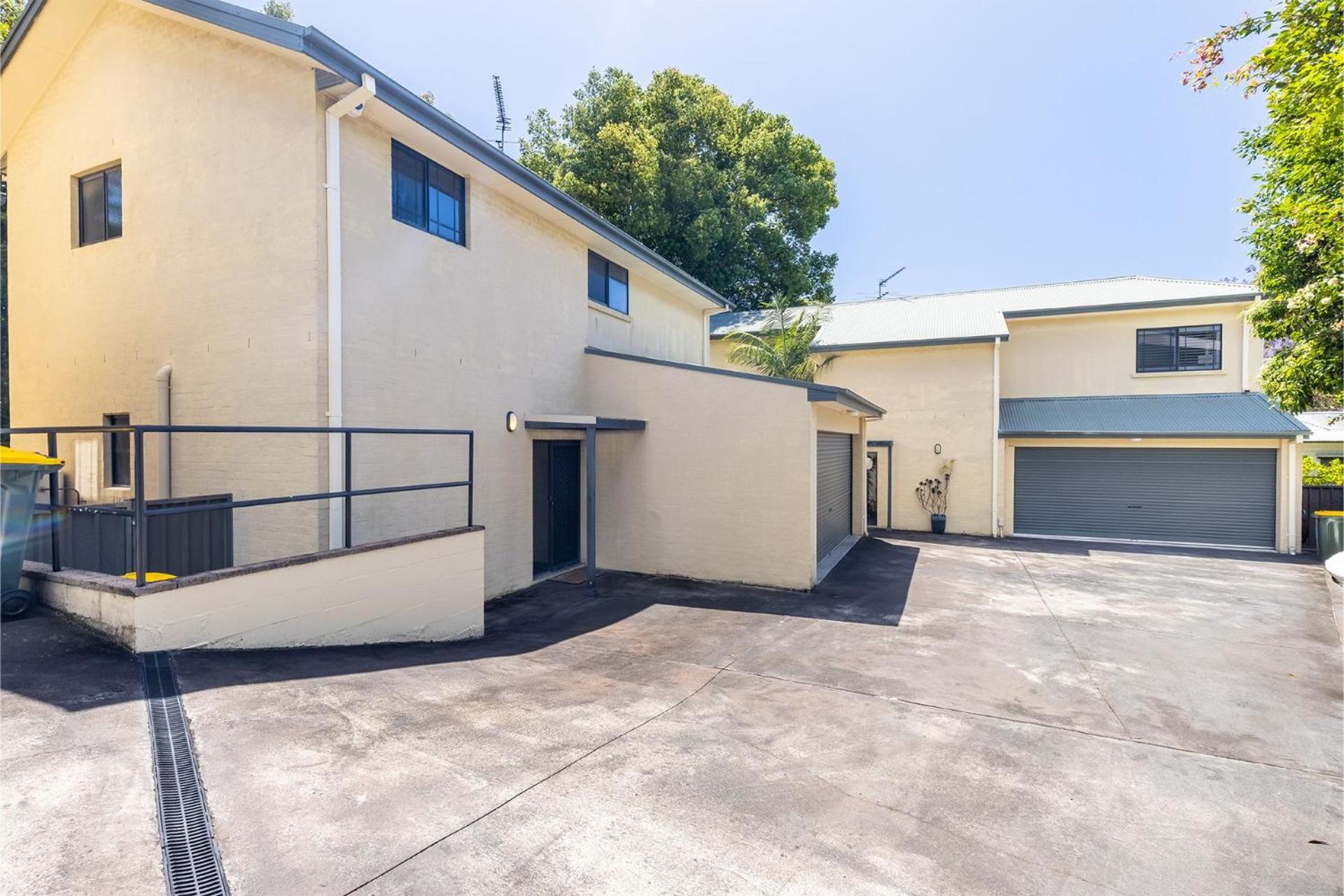 Hotel 2 11a Christmas Bush Avenue - fantastic pet friendly townhouse close to Dutchies Beach with Wi-Fi and Air Con - Image 1