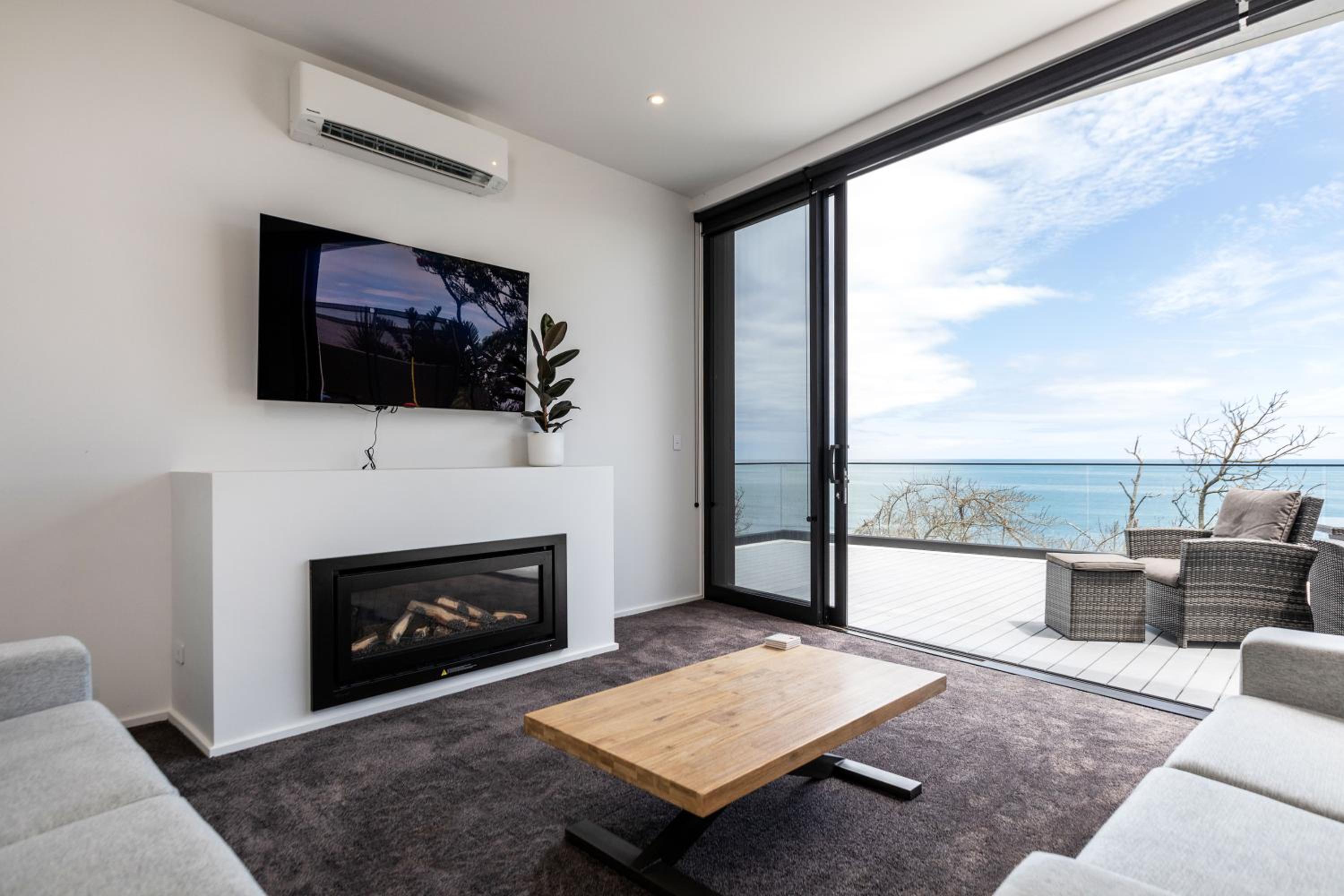 Oakura Beach Front Apartments