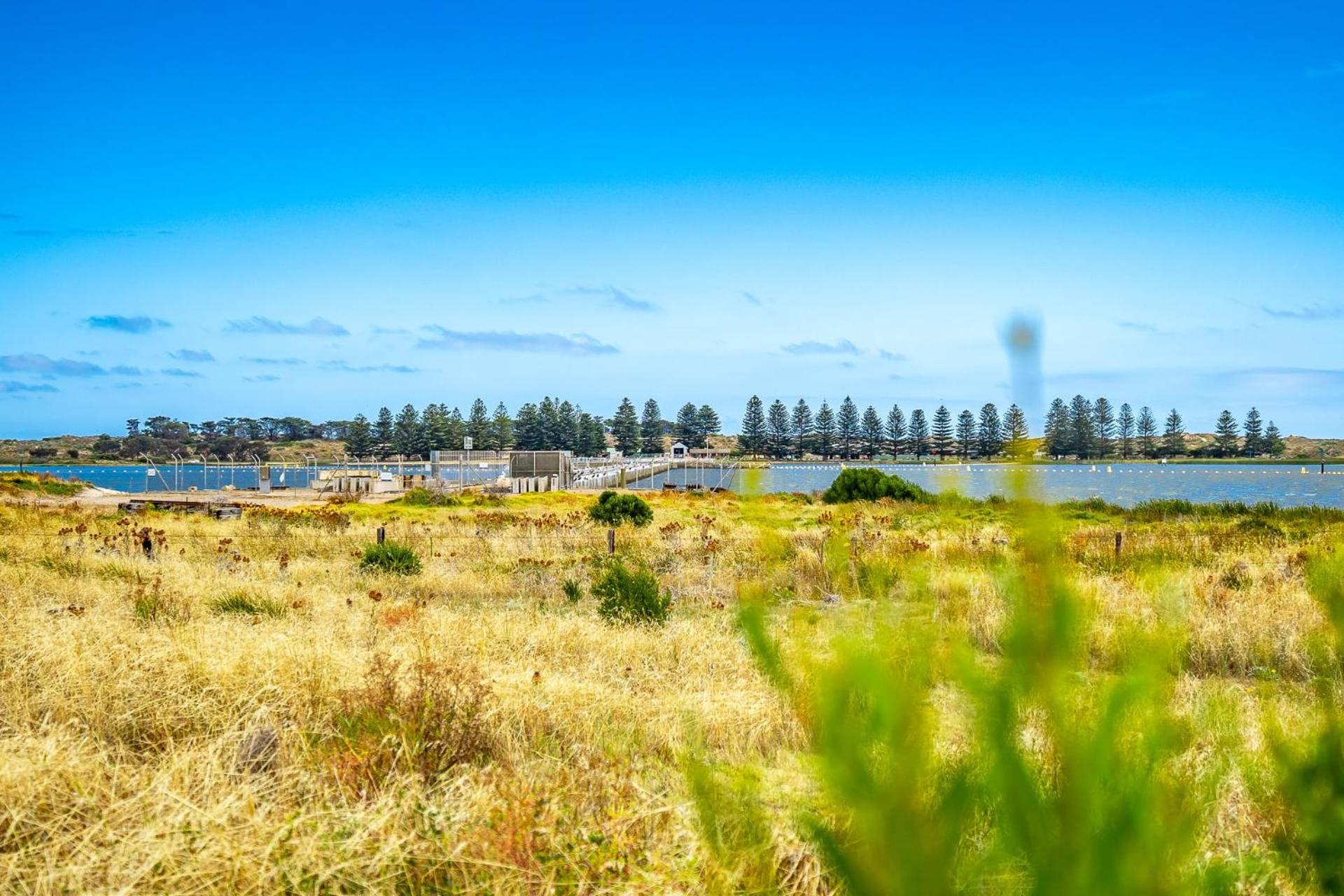 14 Excelsior Pde - BYO Linen - Pets Negotiable - Waterviews