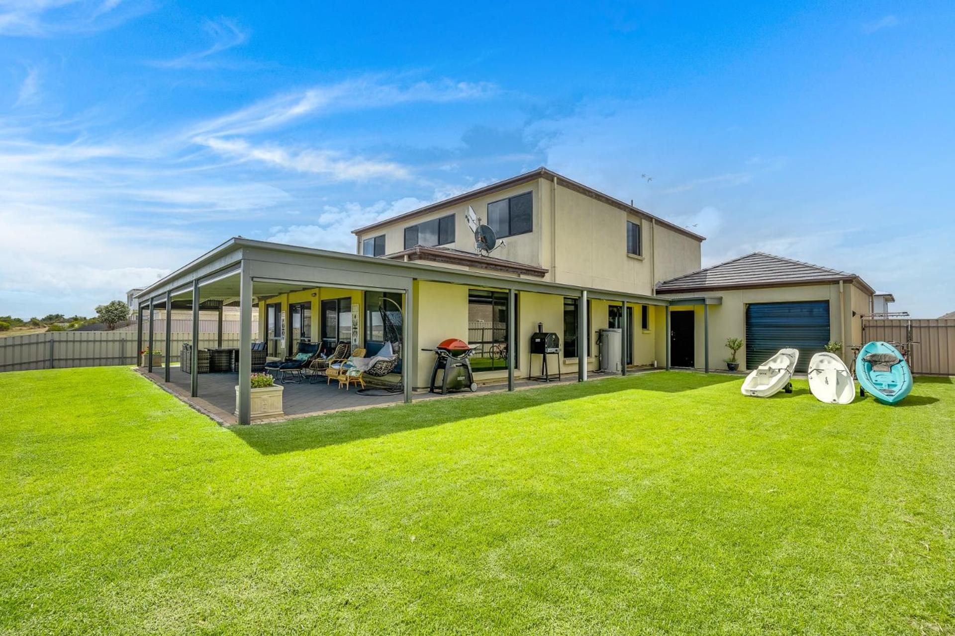 14 Excelsior Pde - BYO Linen - Pets Negotiable - Waterviews