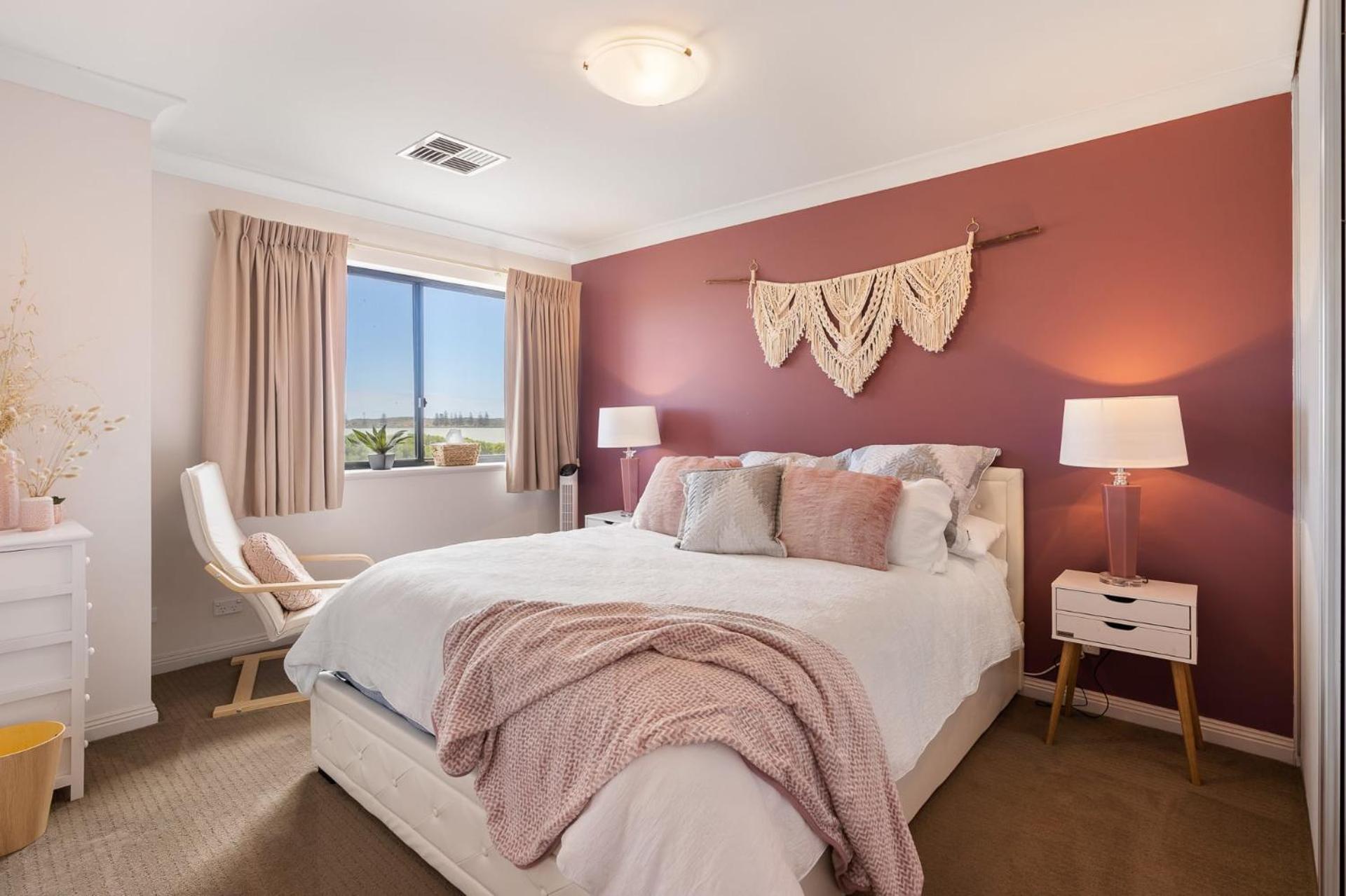 14 Excelsior Pde - BYO Linen - Pets Negotiable - Waterviews