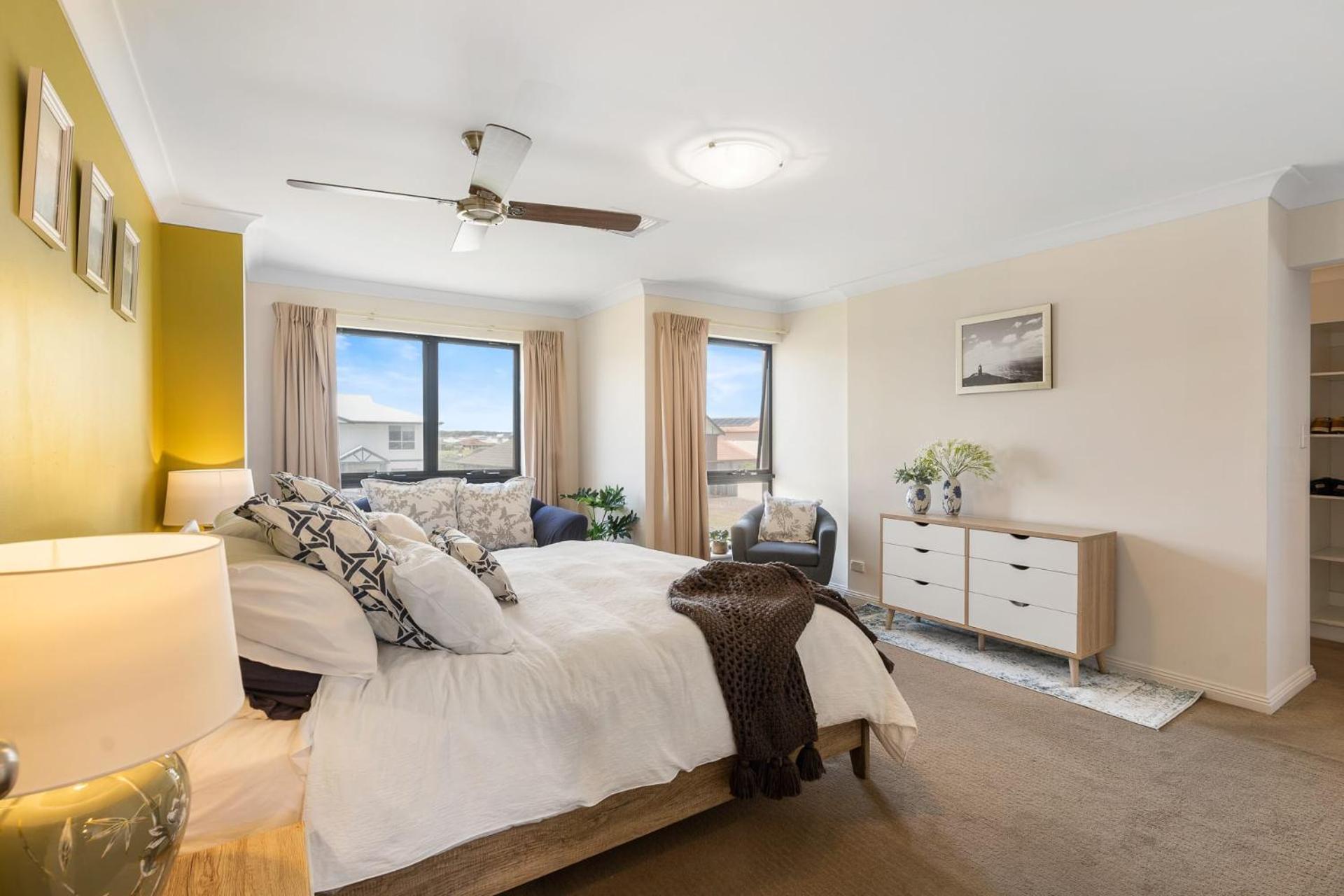 14 Excelsior Pde - BYO Linen - Pets Negotiable - Waterviews